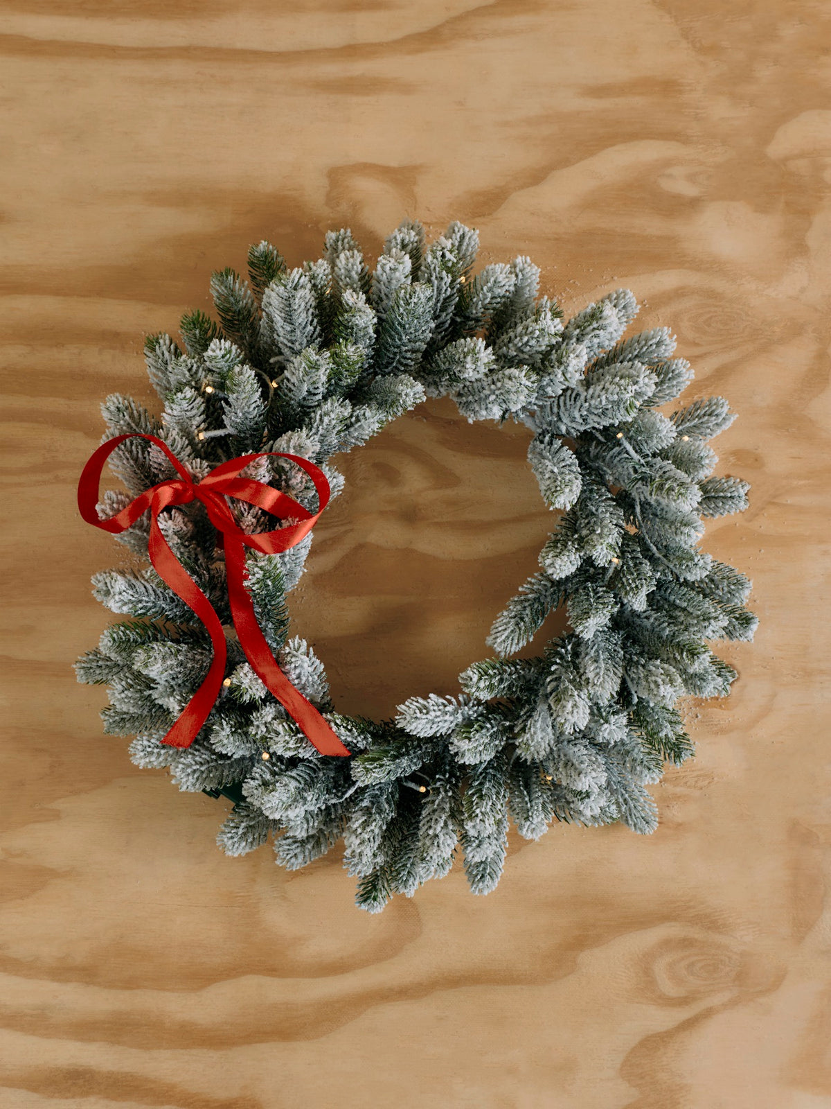 Nagoya Pre-Lit LED Christmas Wreath 60cm - Green Frosted