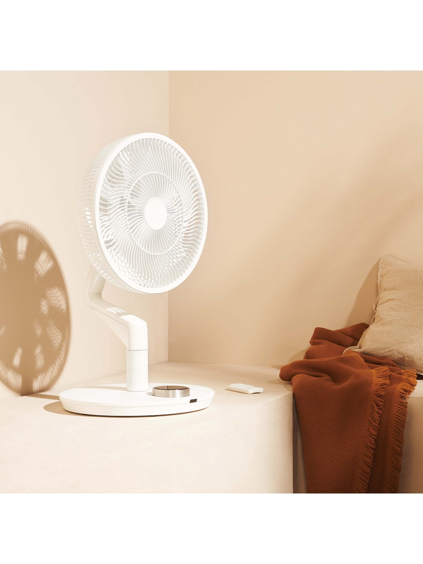 Whisper Flex Ultimate Fan White and Battery Pack