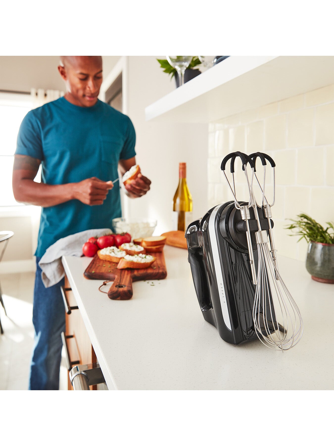 Hand Mixer 6 Speed with Flex Edge Beaters