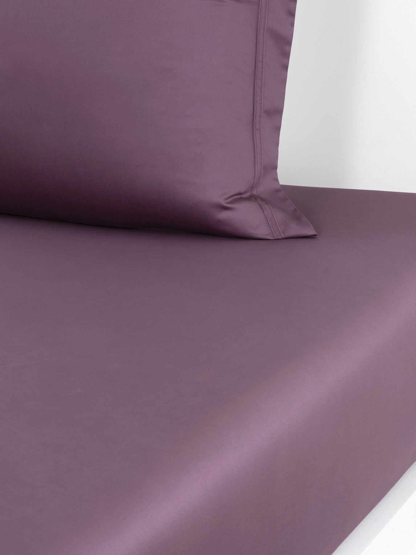 Triomphe Iris Fitted Sheet