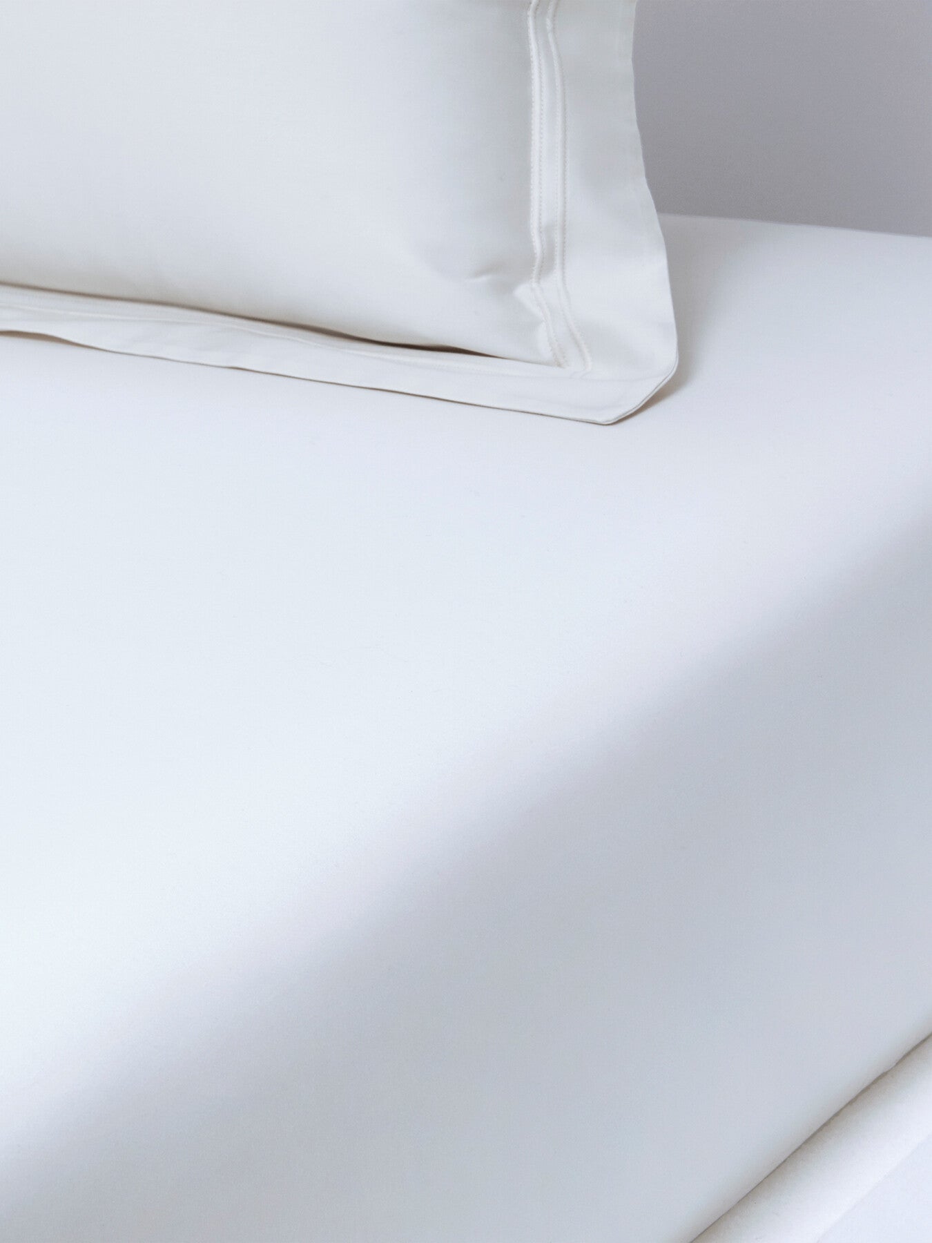 Triomphe Fitted Sheet Collection