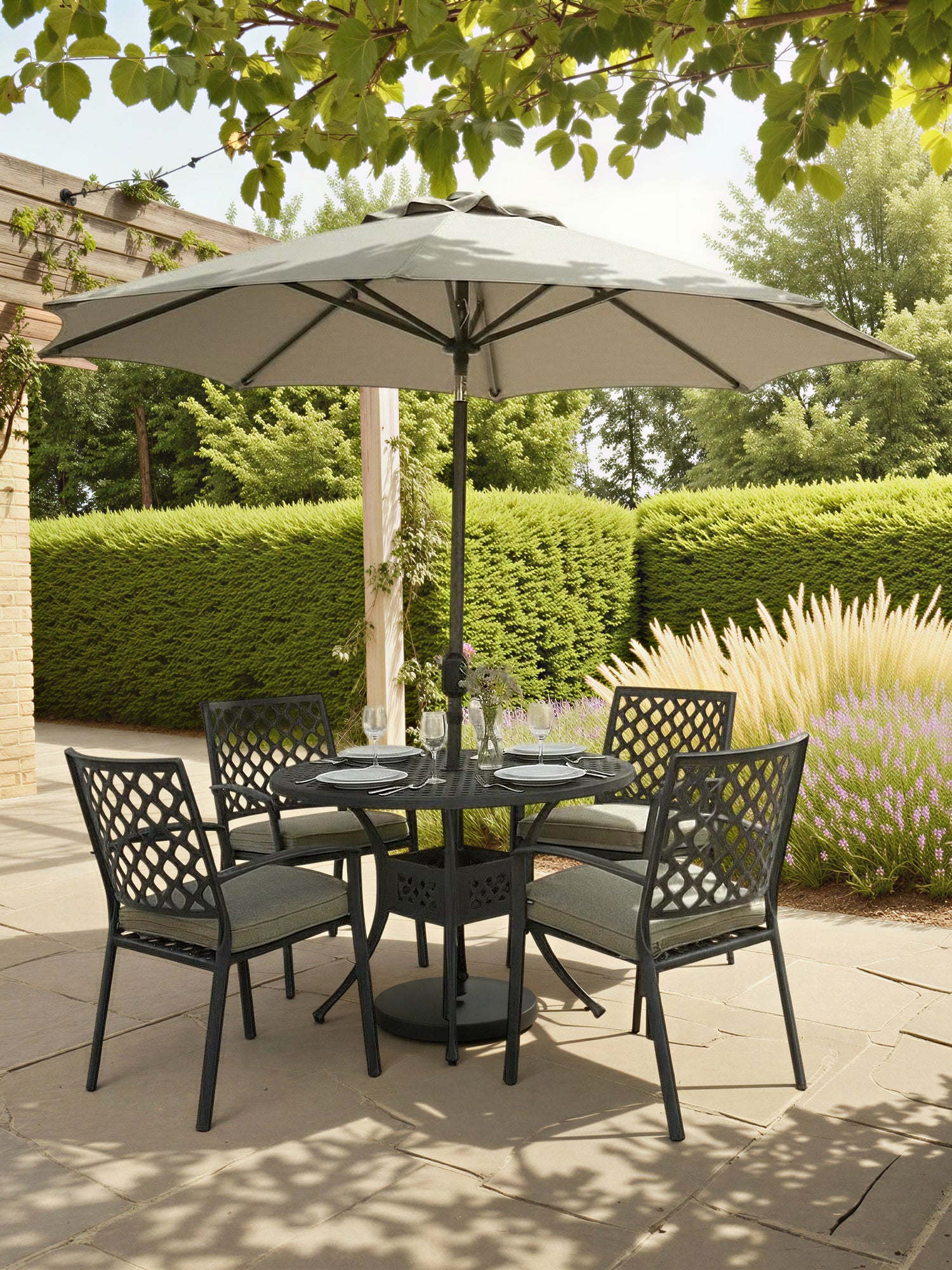 Avenbury 4 Seat Round Dining Set with Parasol & Base