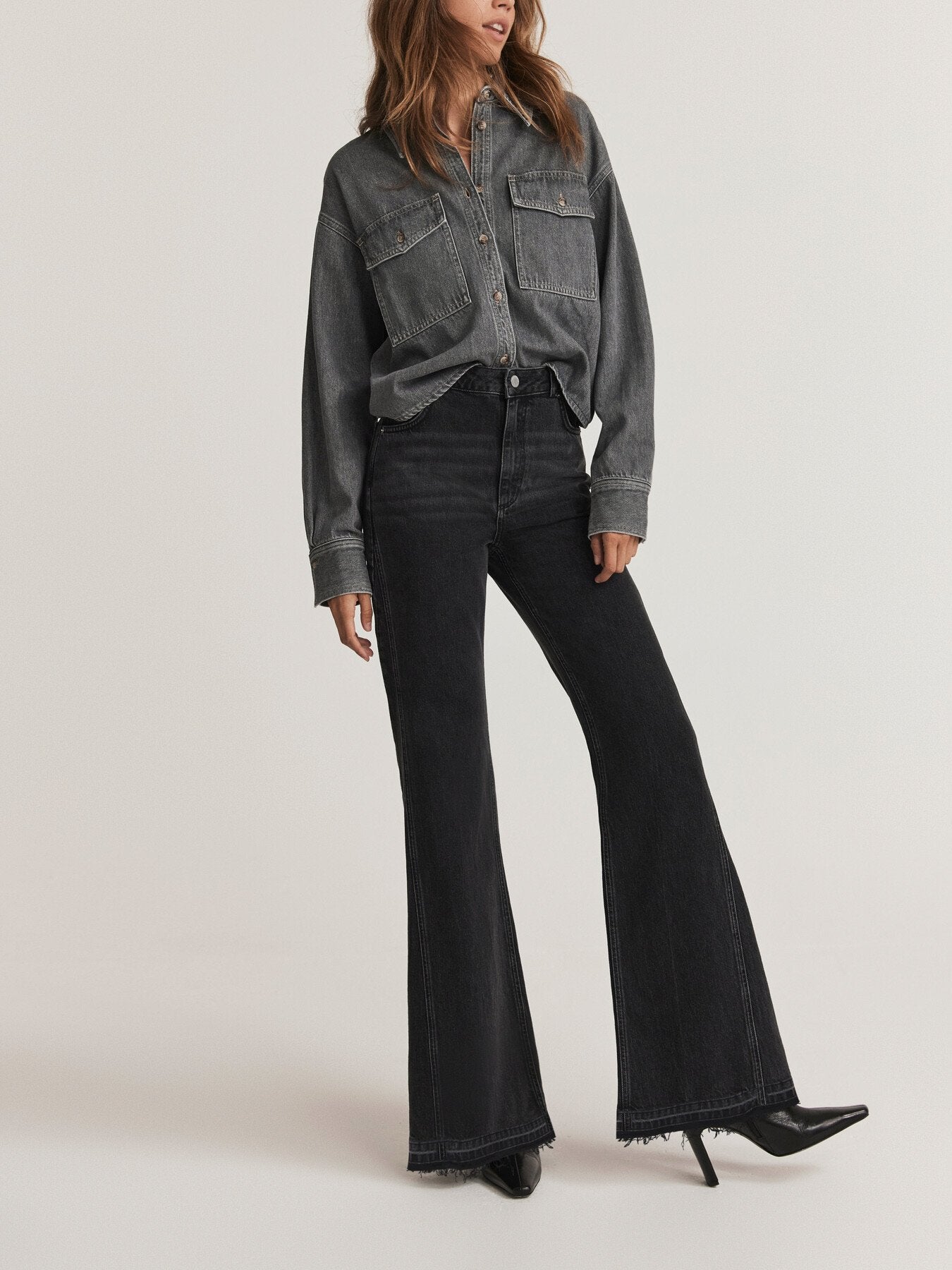 Washed Relaxed Flared Jeans