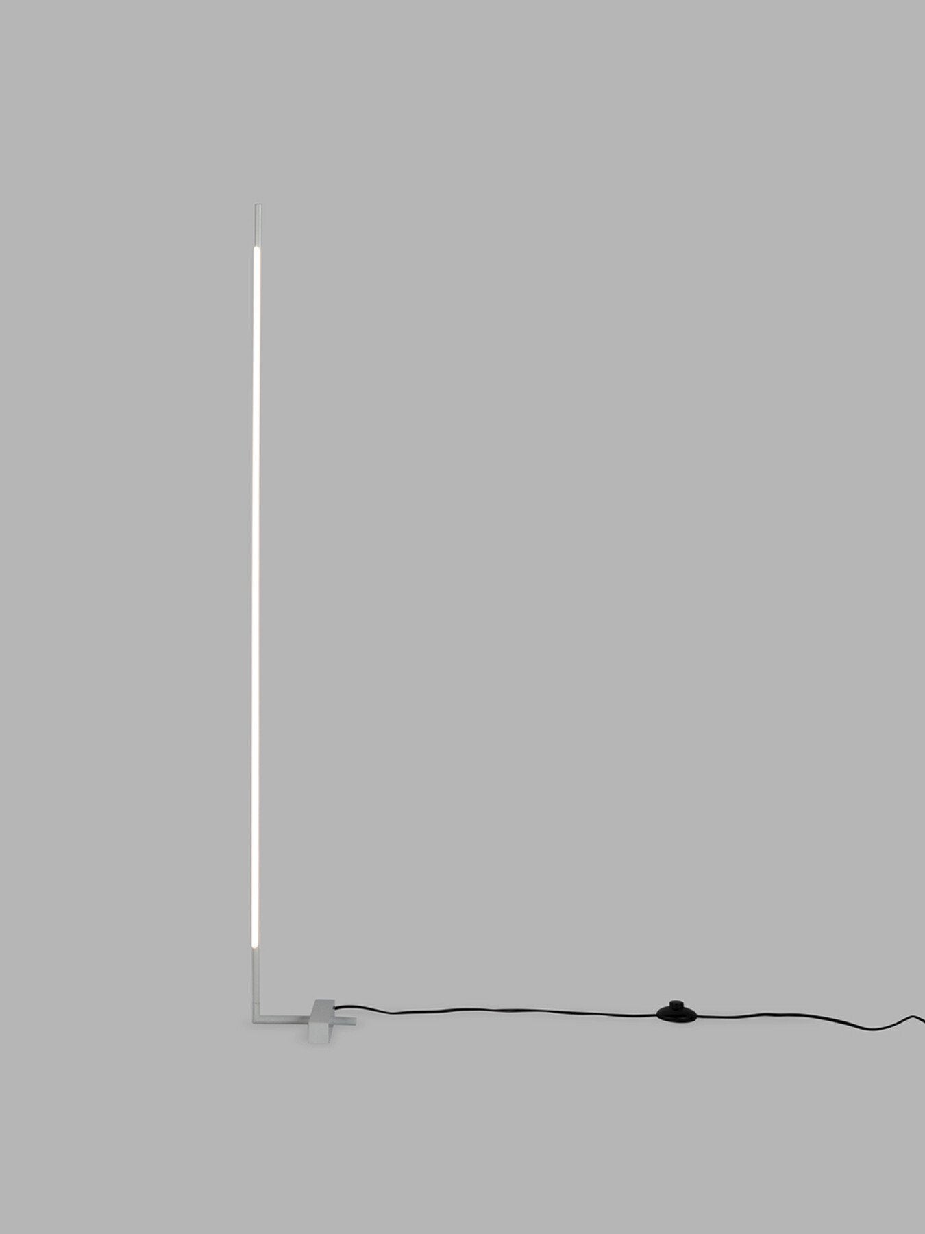 Saber LED Floor Lamp Glossy White