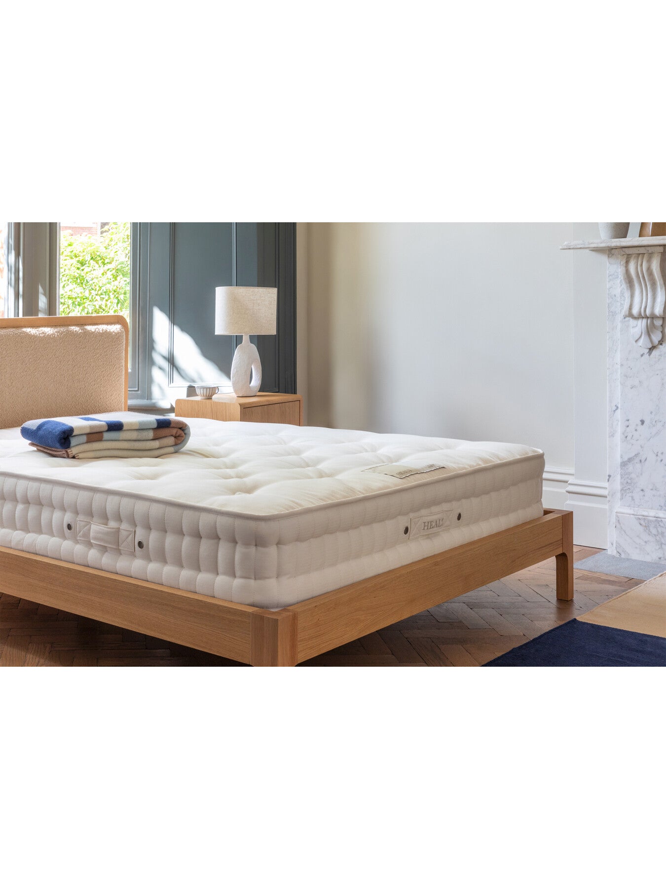 Artie King Size Bed Oak