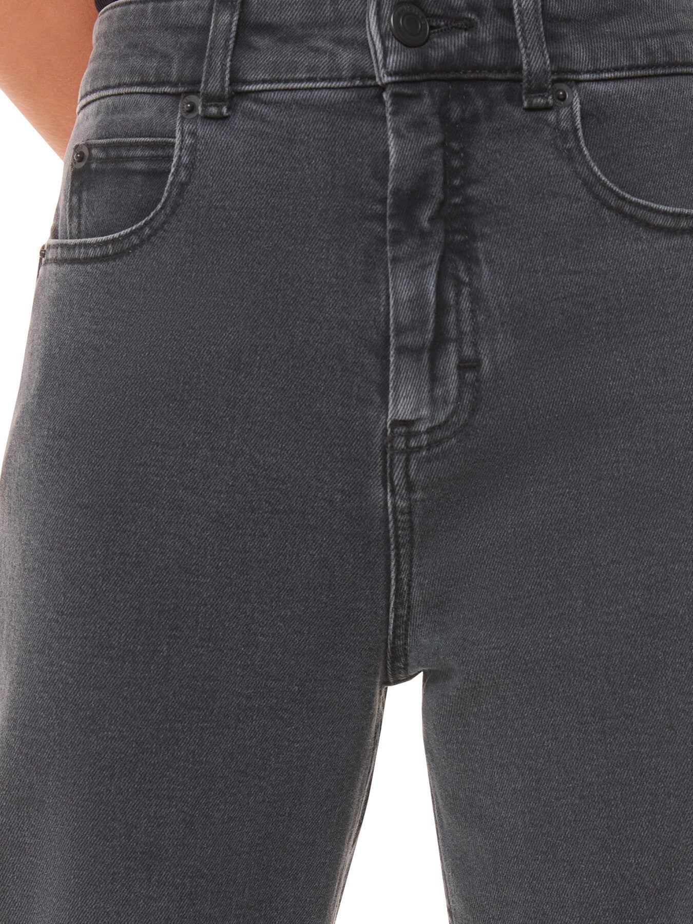 Stretch Barrel Leg Jean