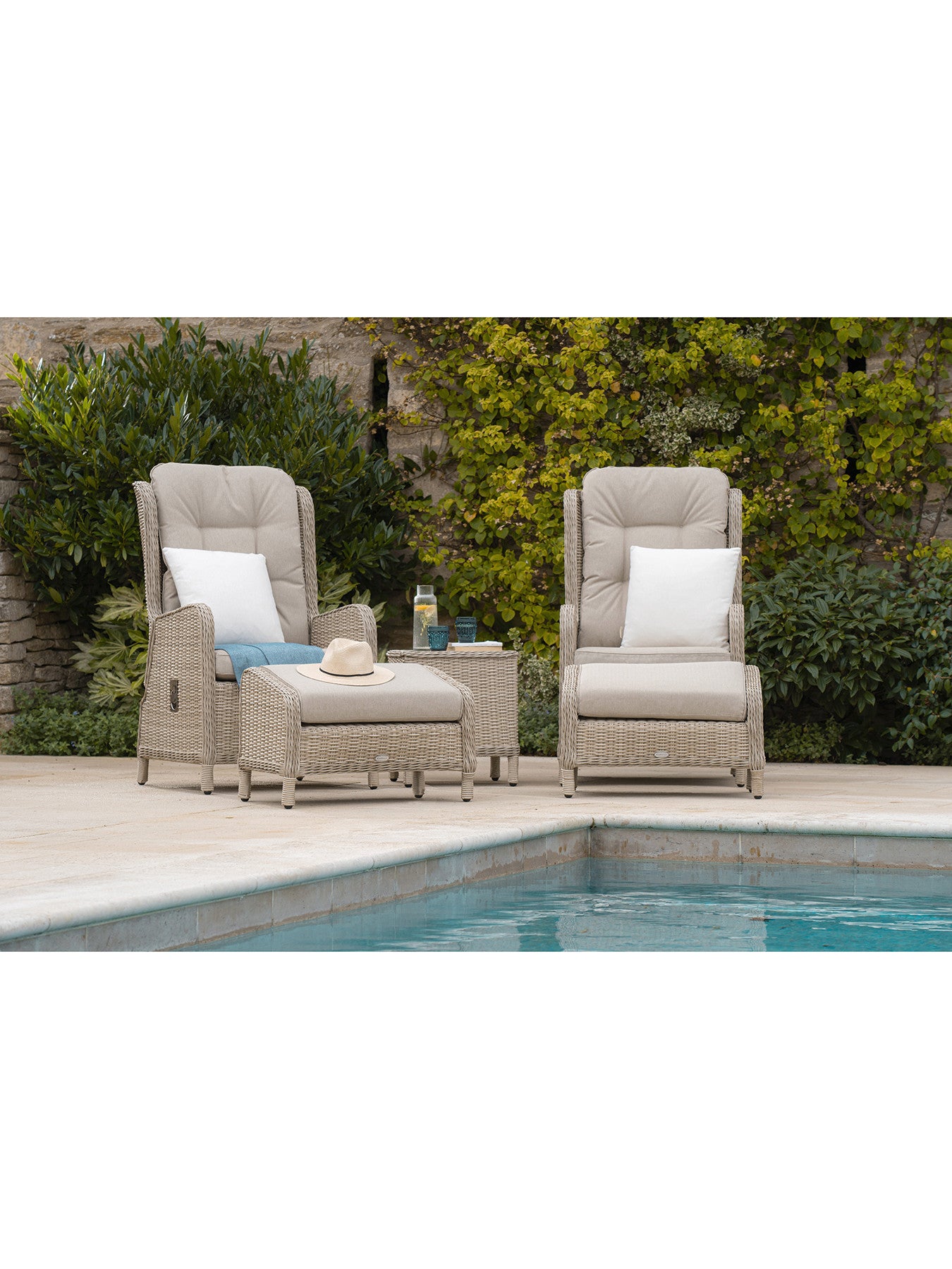 Chedworth Deluxe Recliner Set with 2 Footstools & Ceram