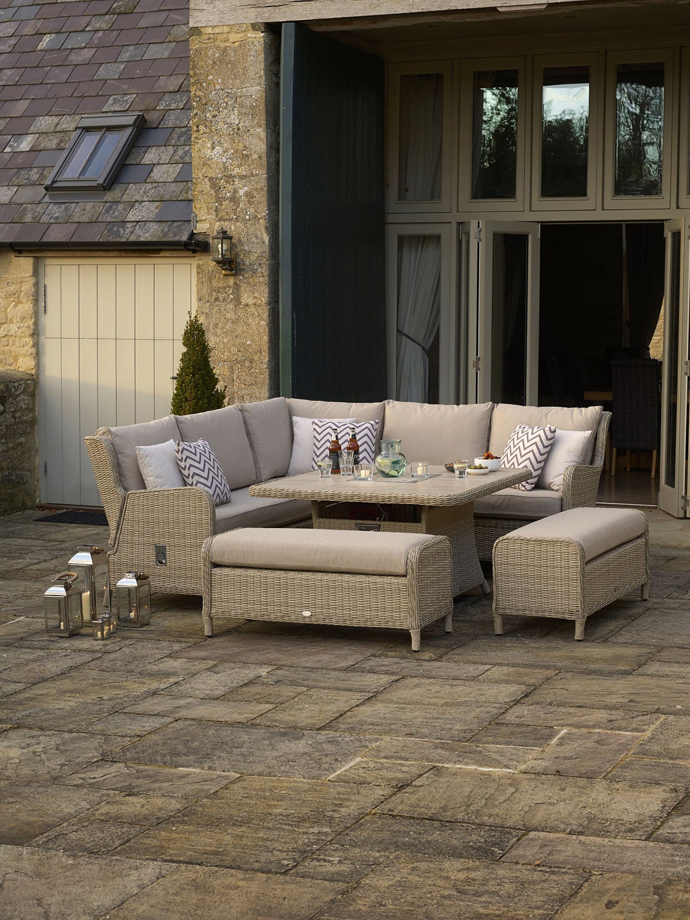 Chedworth Reclining Modular Sofa with Square Ceramic To