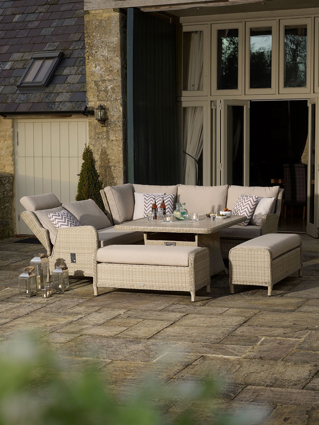 Chedworth Reclining Modular Sofa with Square Ceramic To