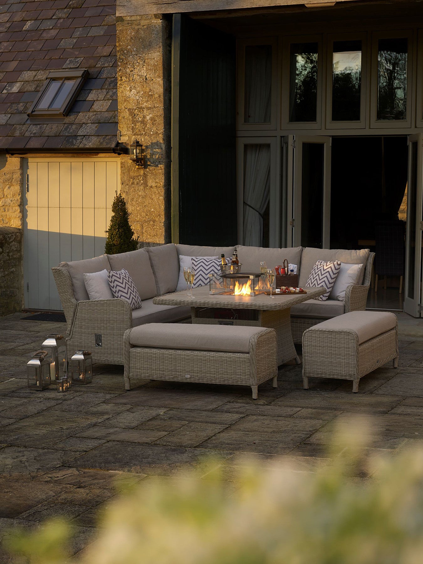 Chedworth Reclining Modular Sofa with Square Ceramic To