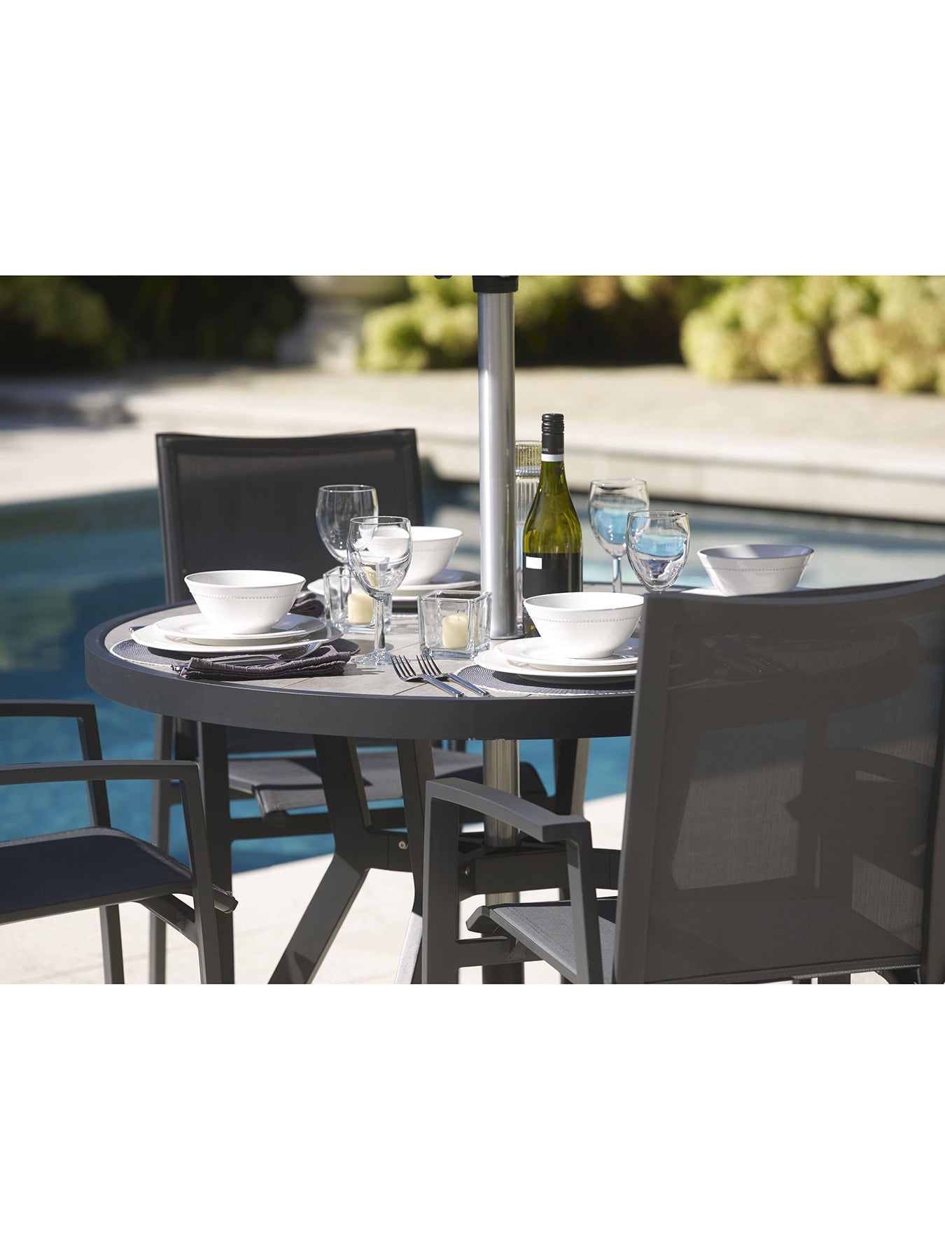 Seville Round 4 Seat Dining Table with Parasol an