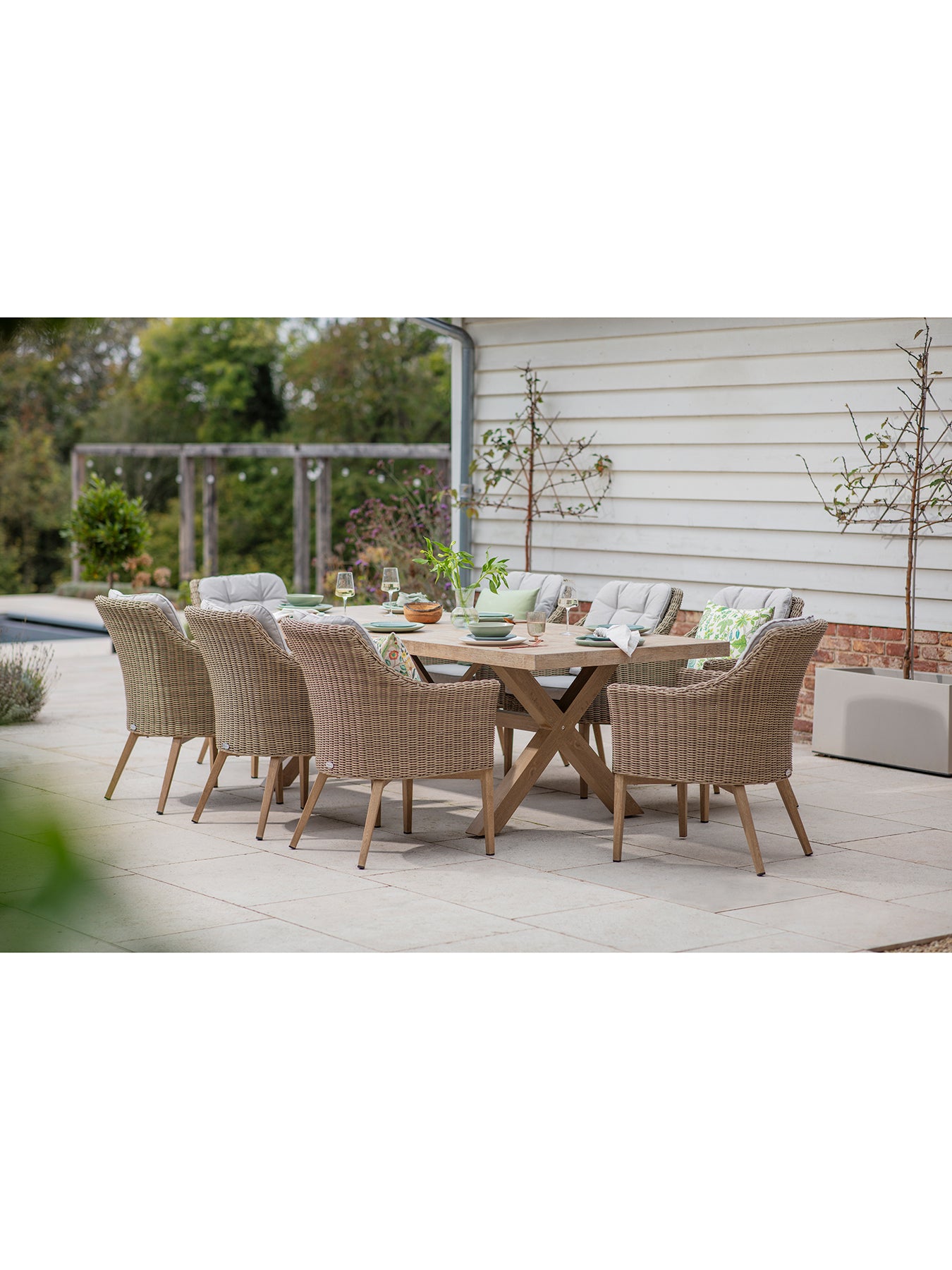 Fairford 8-Seater Garden Dining Set Cream