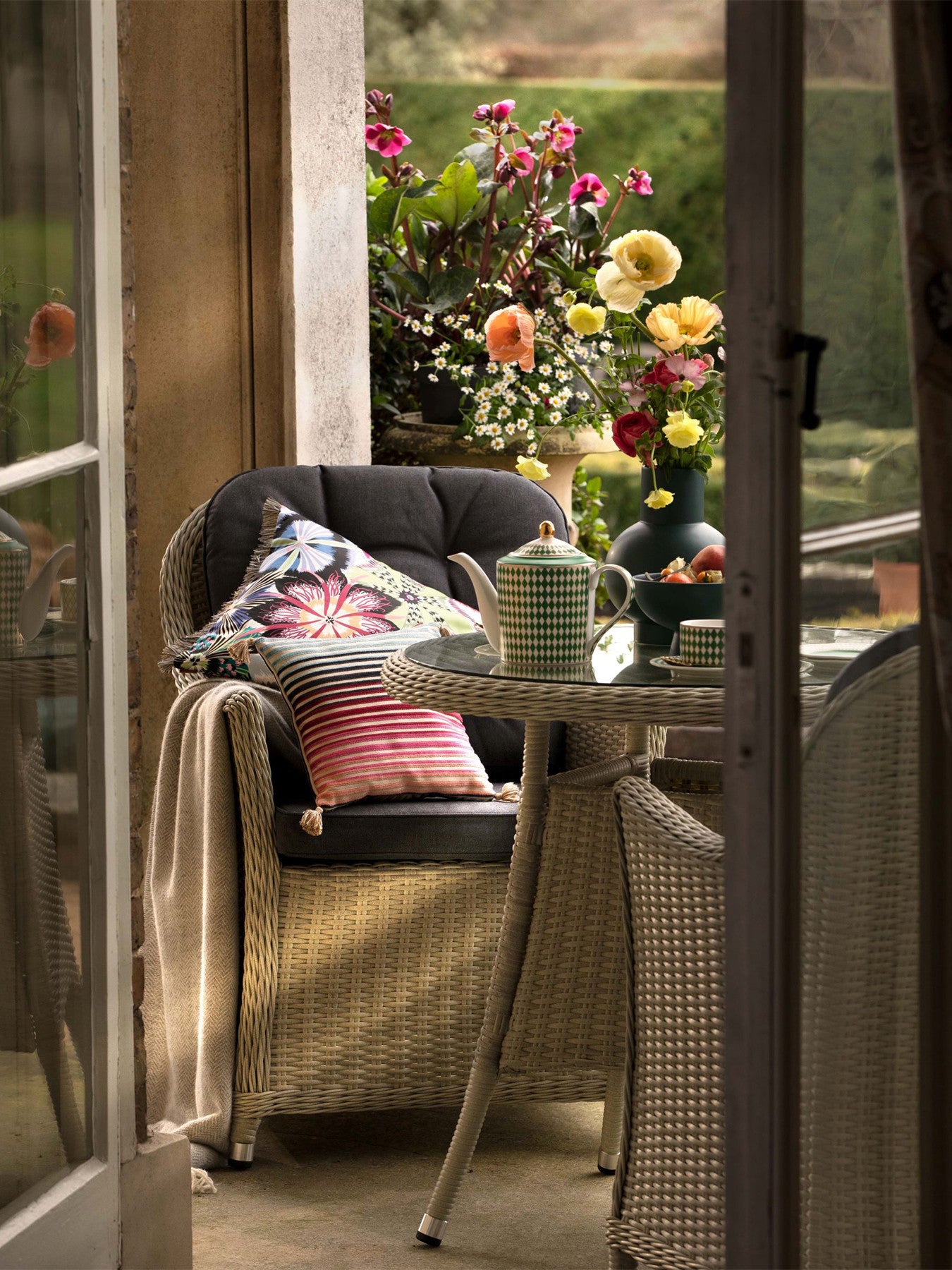 Monterey Bistro Table with Armchairs