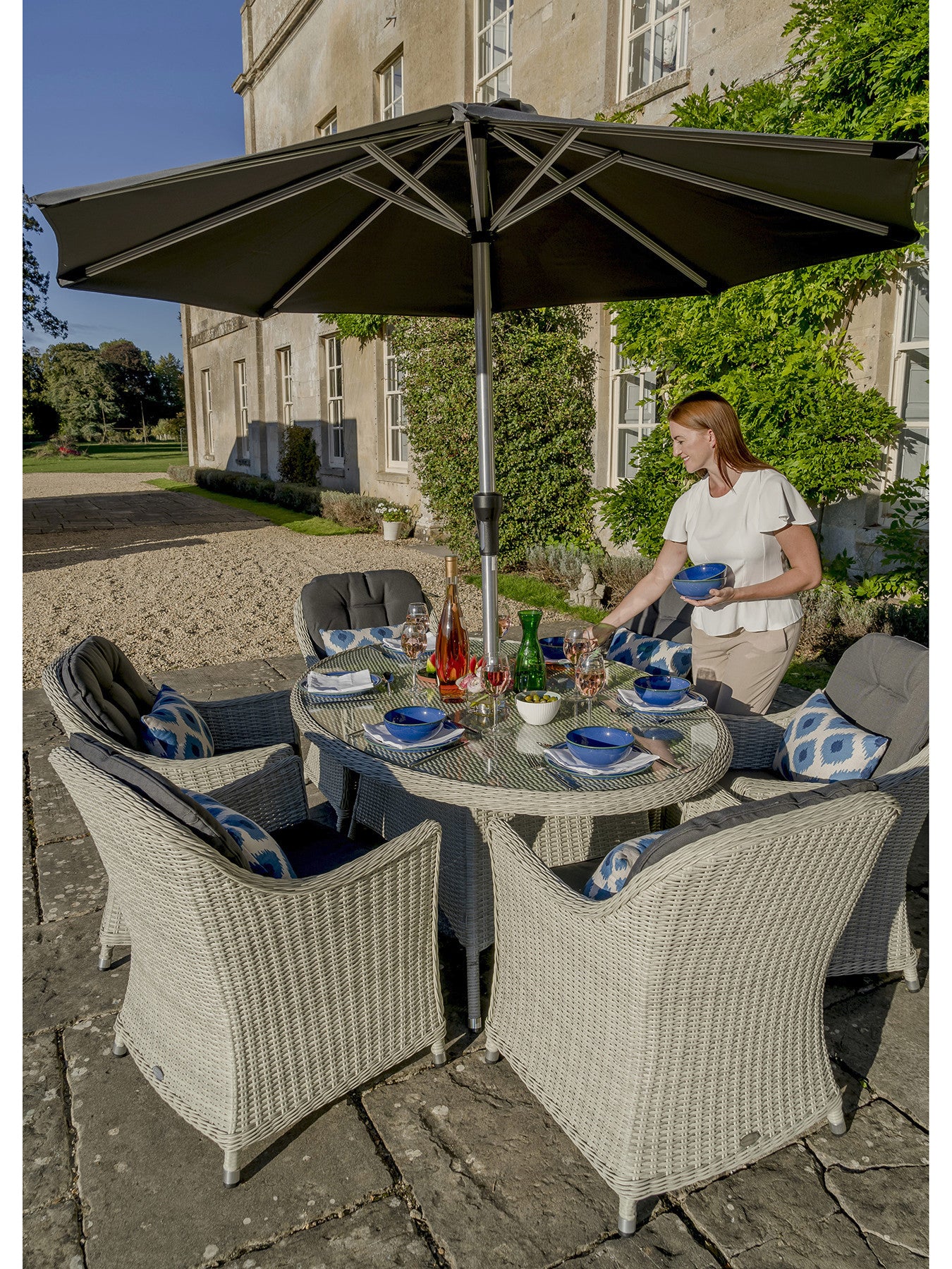 Monterey Elliptical 6 Seat Table Set with Parasol