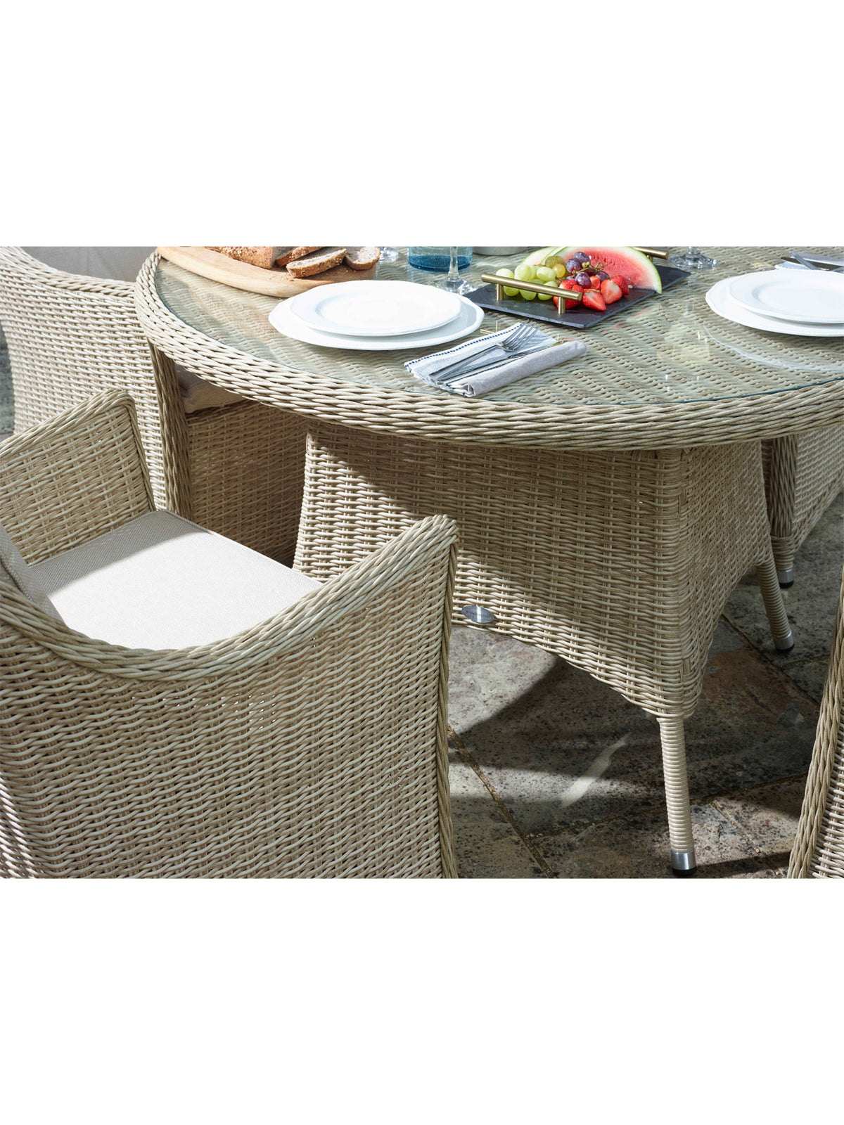 Monterey Rattan 4 Seat Round Dining Set with Parasol & Base Sandstone