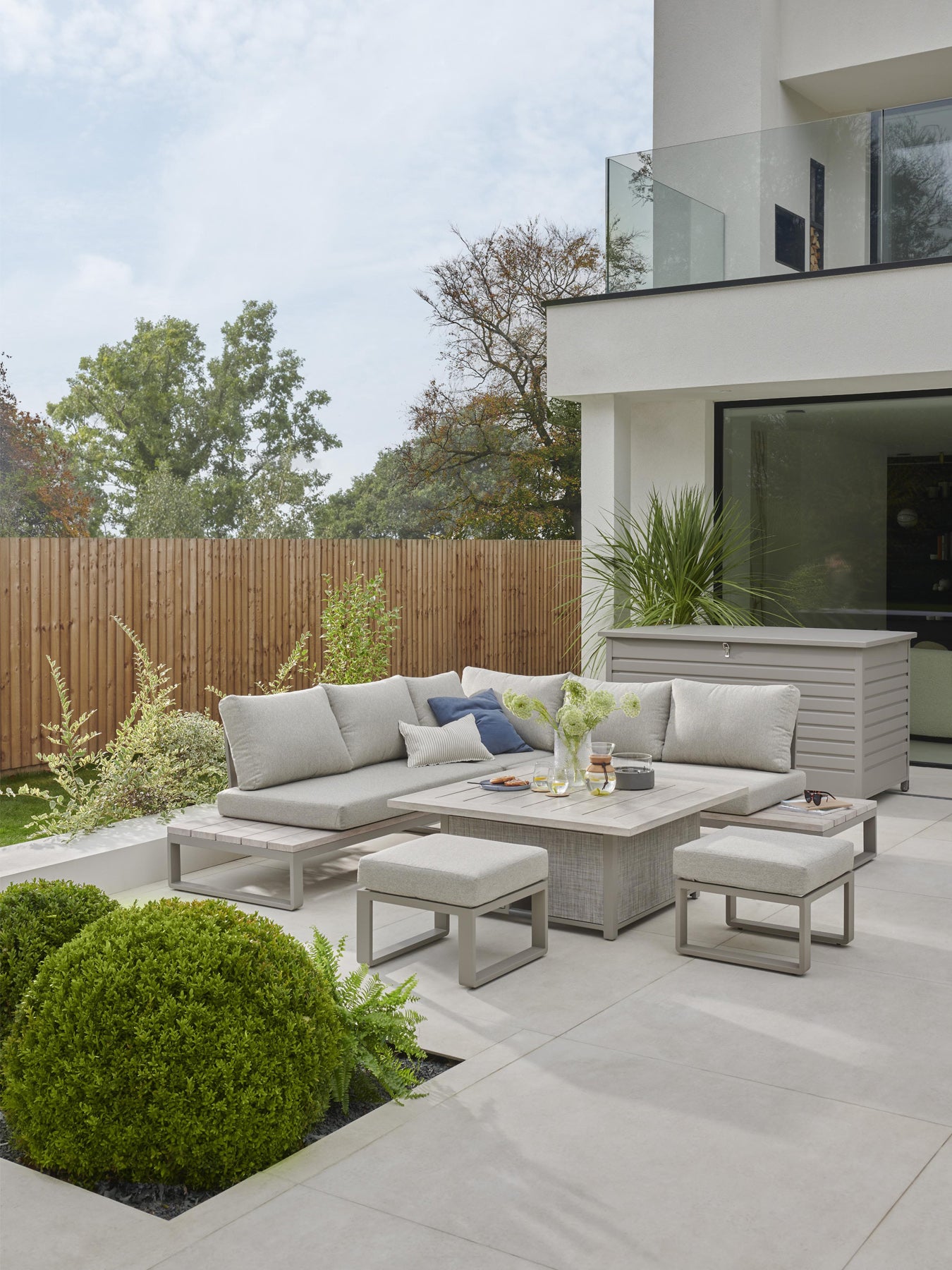 Marina Corner Lounge Set with Adjustable Table