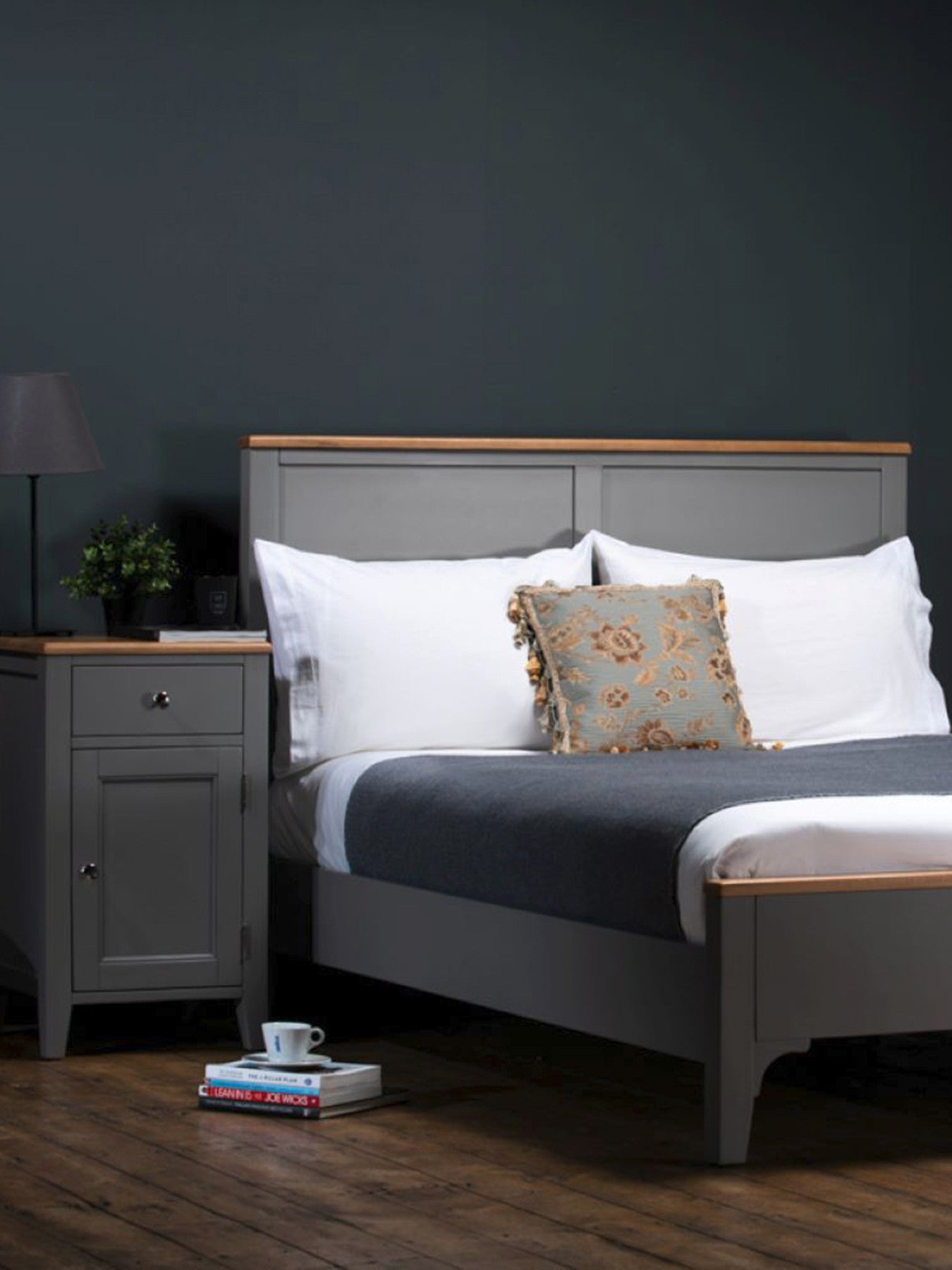 Woodstock King Size Bed