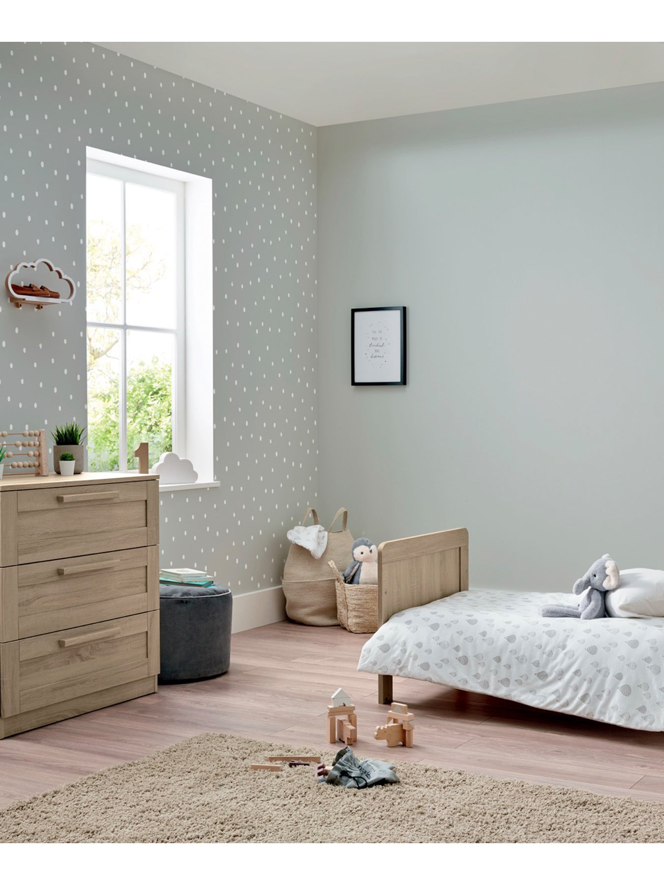 Atlas 2 Piece Cot Bed Set with Dresser Changer Light Oak