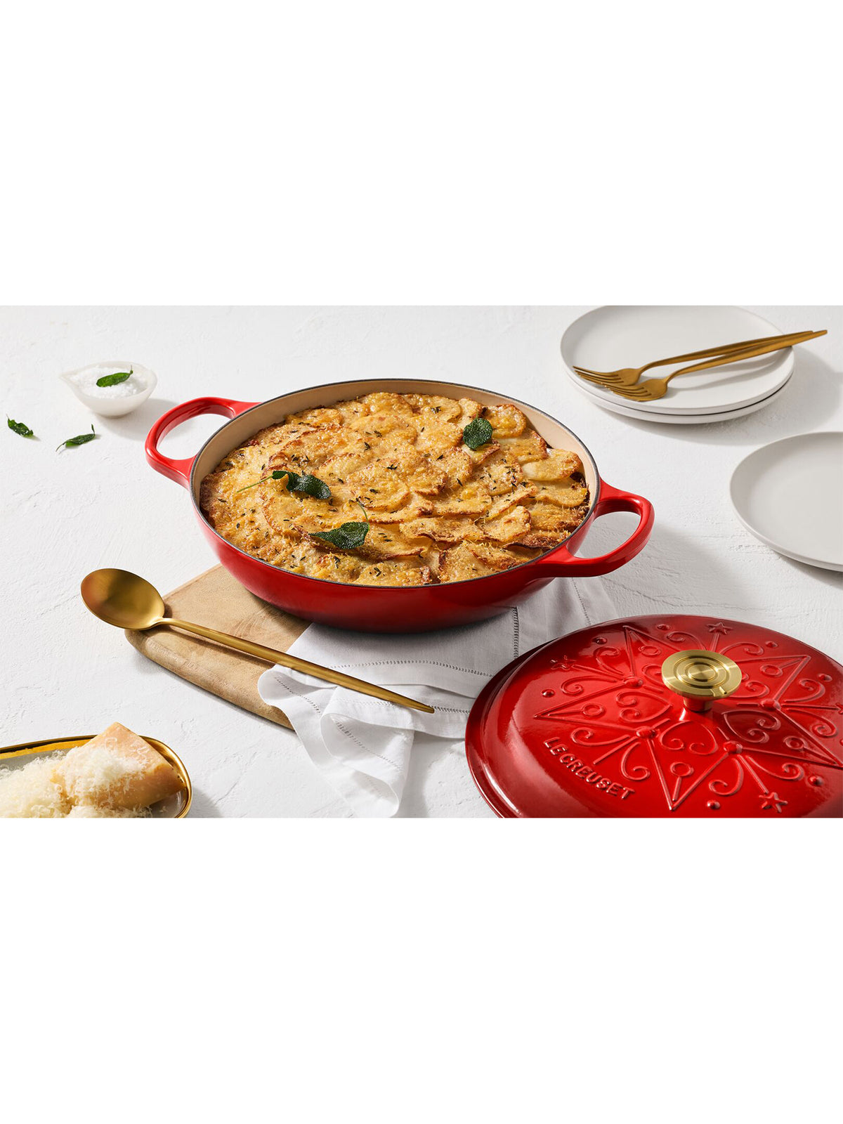 Signature Cast Iron Shallow Casserole 30cm - Cerise