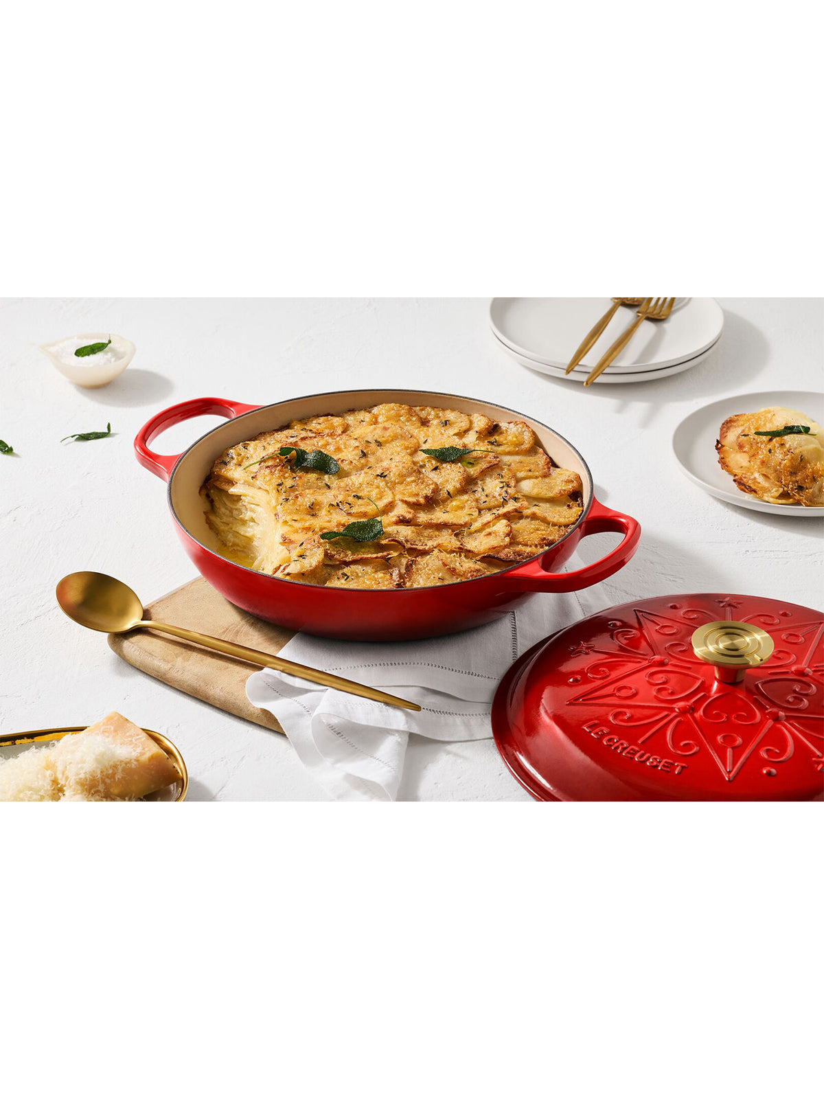 Signature Cast Iron Shallow Casserole 30cm - Cerise