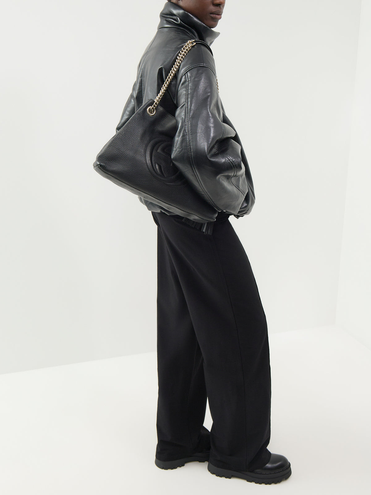 Gucci Soho Pebble Calfskin Chain Tote – Black