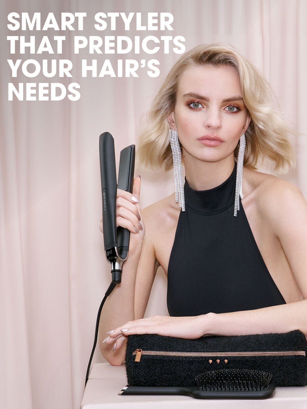 ghd Platinum+ Hair Straightener Festive Gift Set in Black