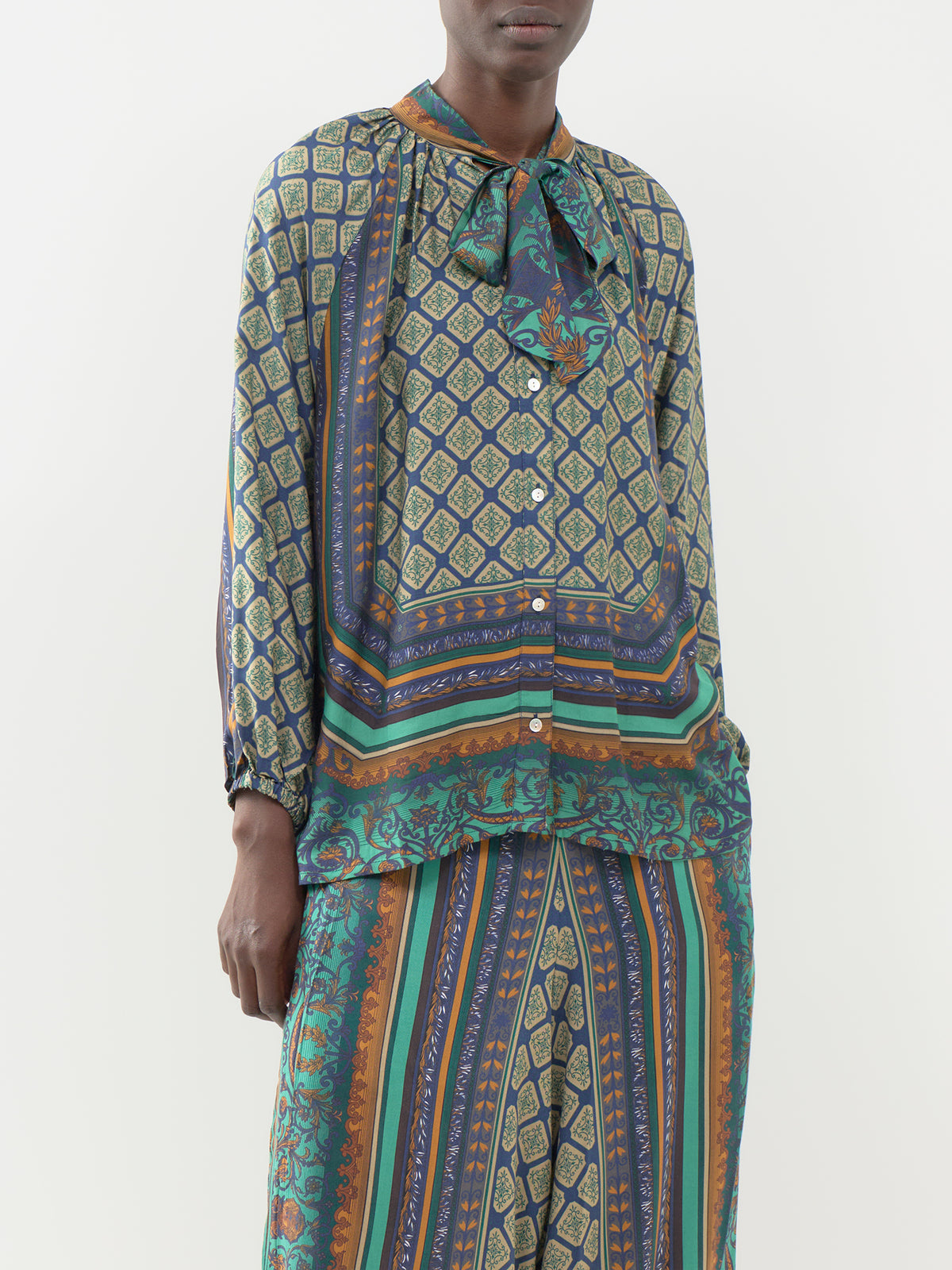Amulet Pussybow Blouse