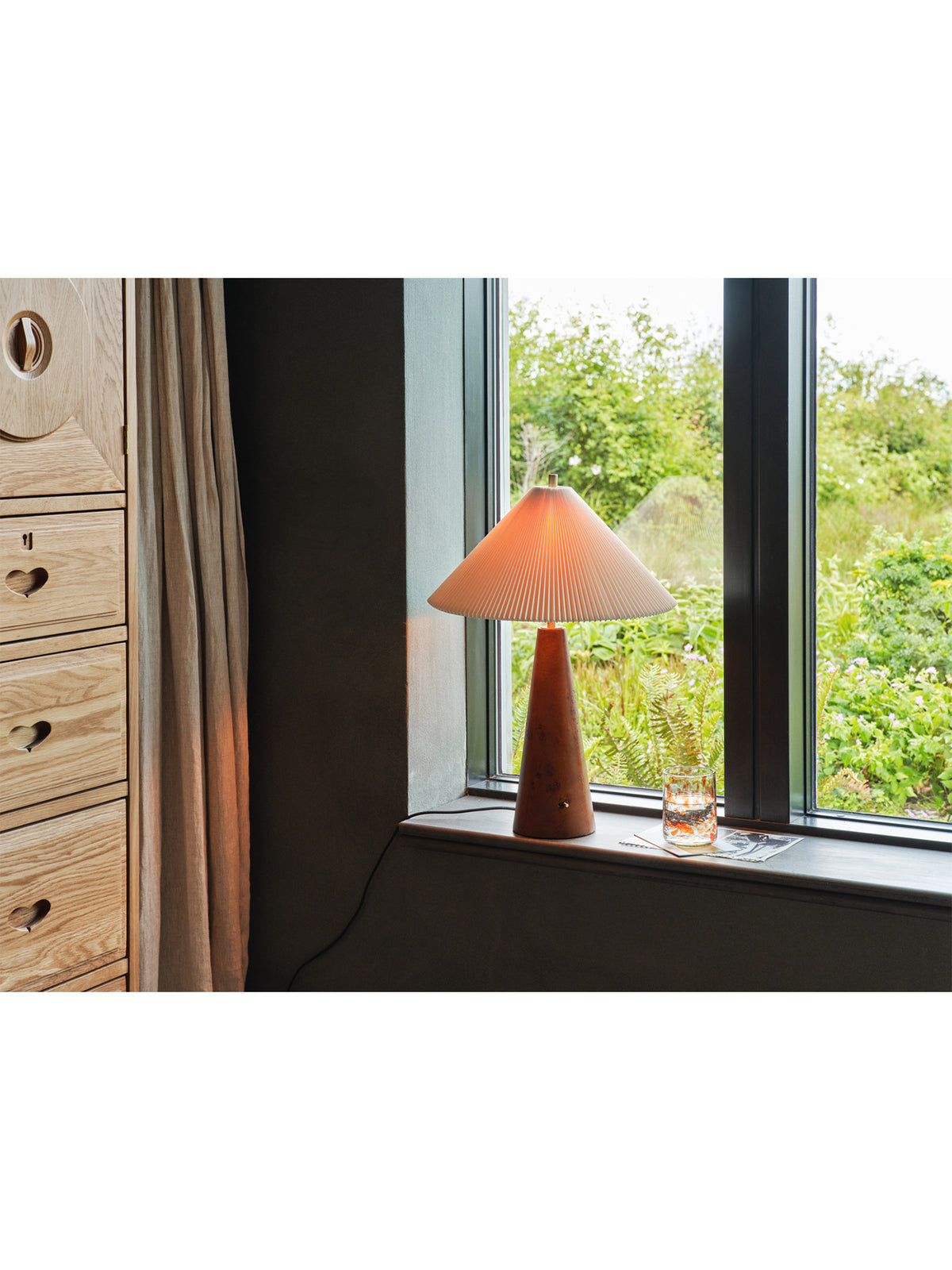 Woodland Wood Table Lamp – Dark Wood