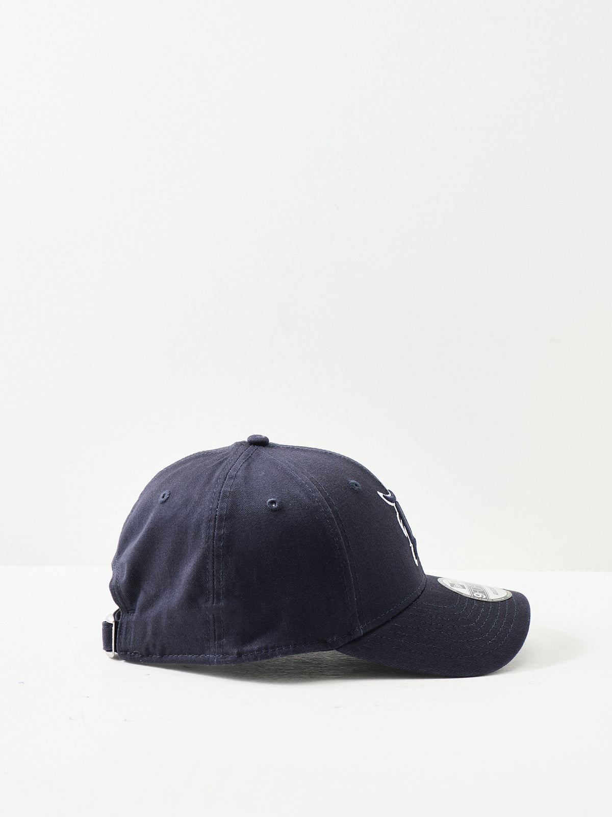 Team Outline 9FORTY Cap
