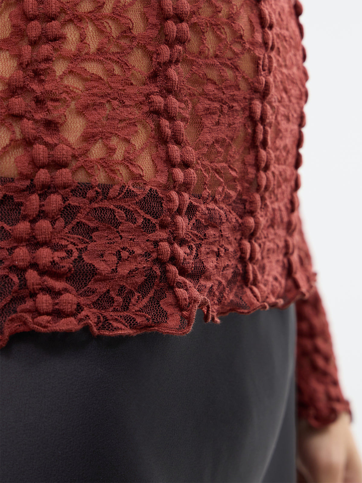 Grown-On Neck Lace Top