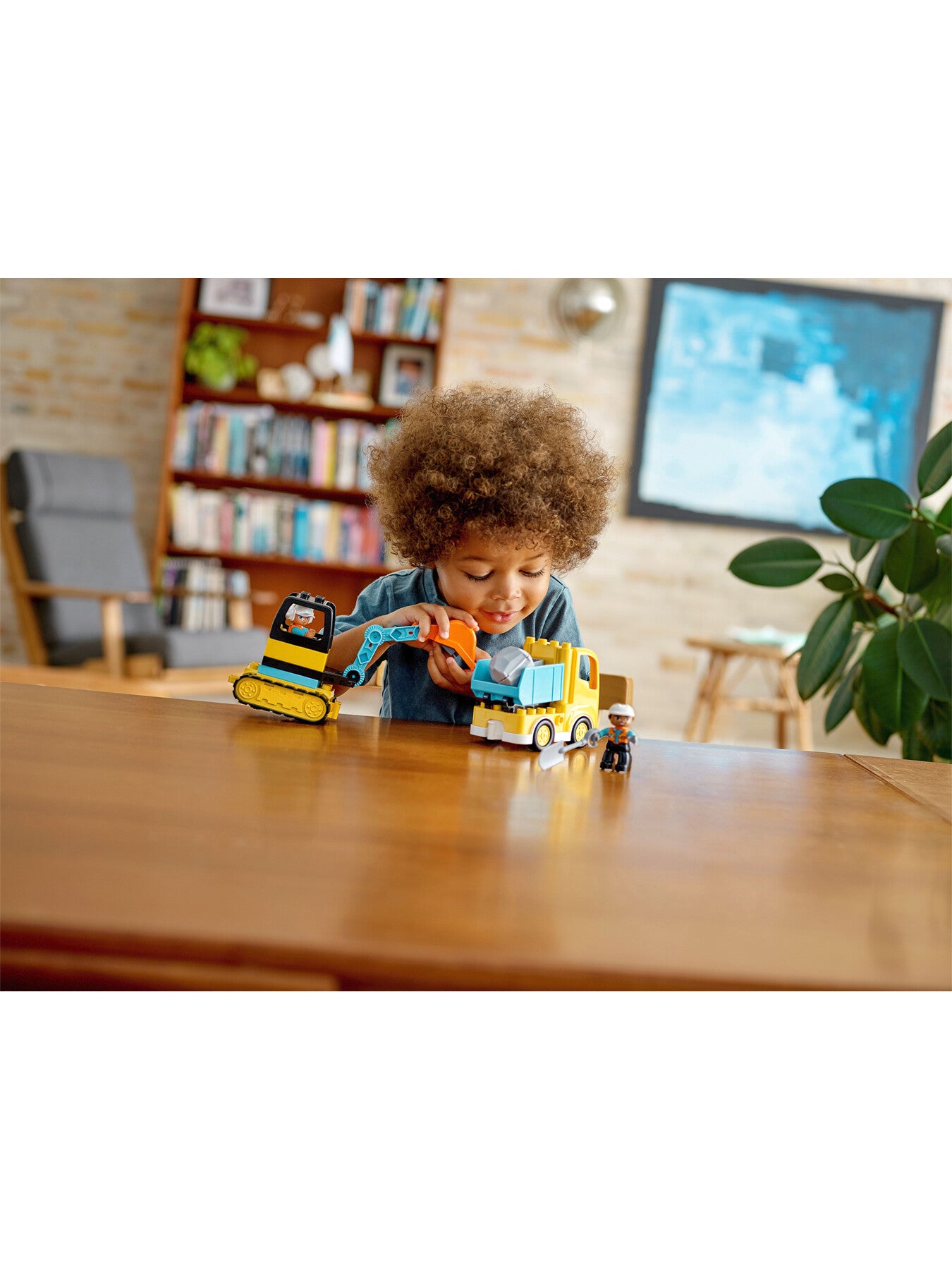 Truck and Tracked Excavator 10931