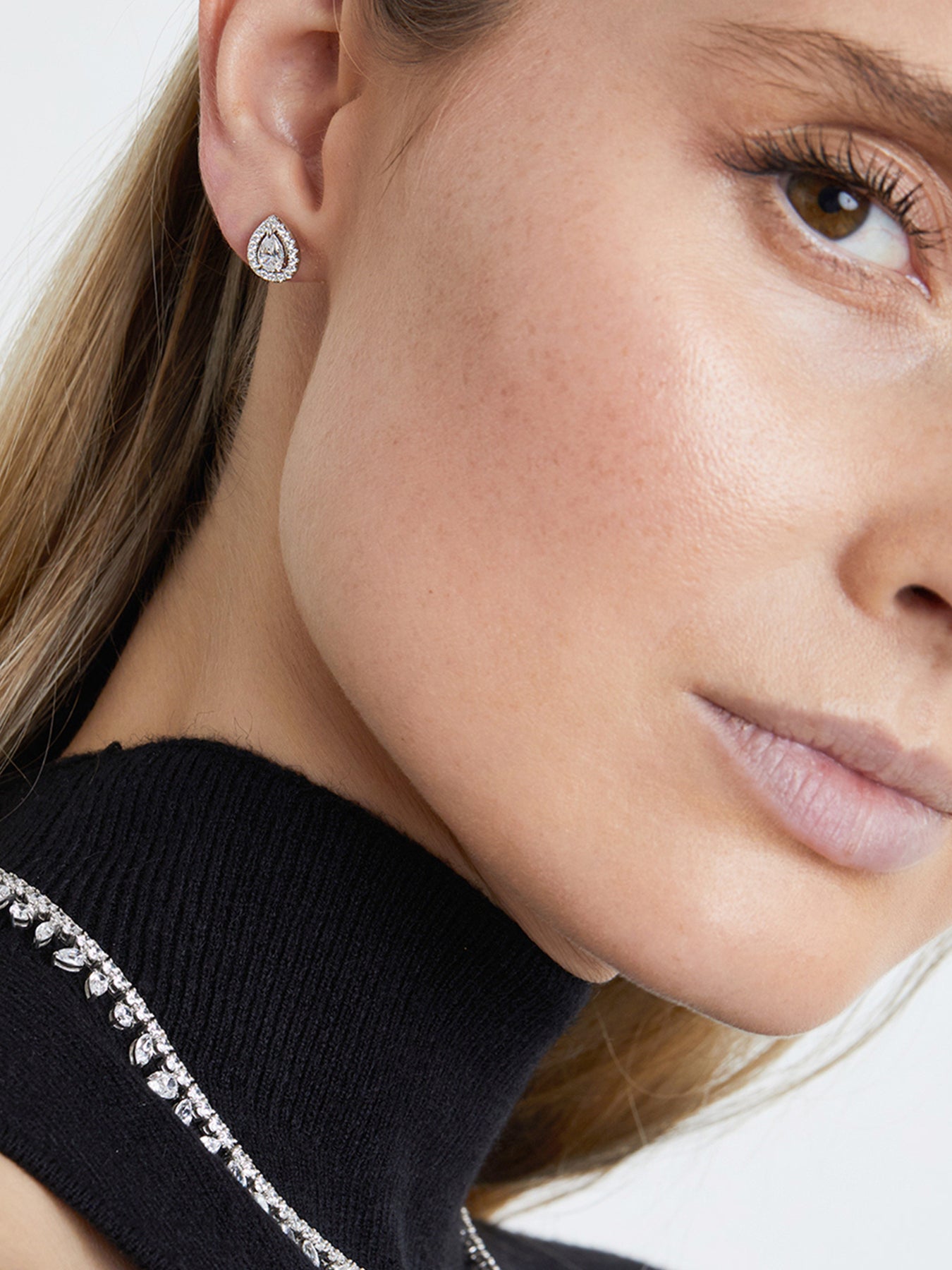 Emile Pear Borderset Studs