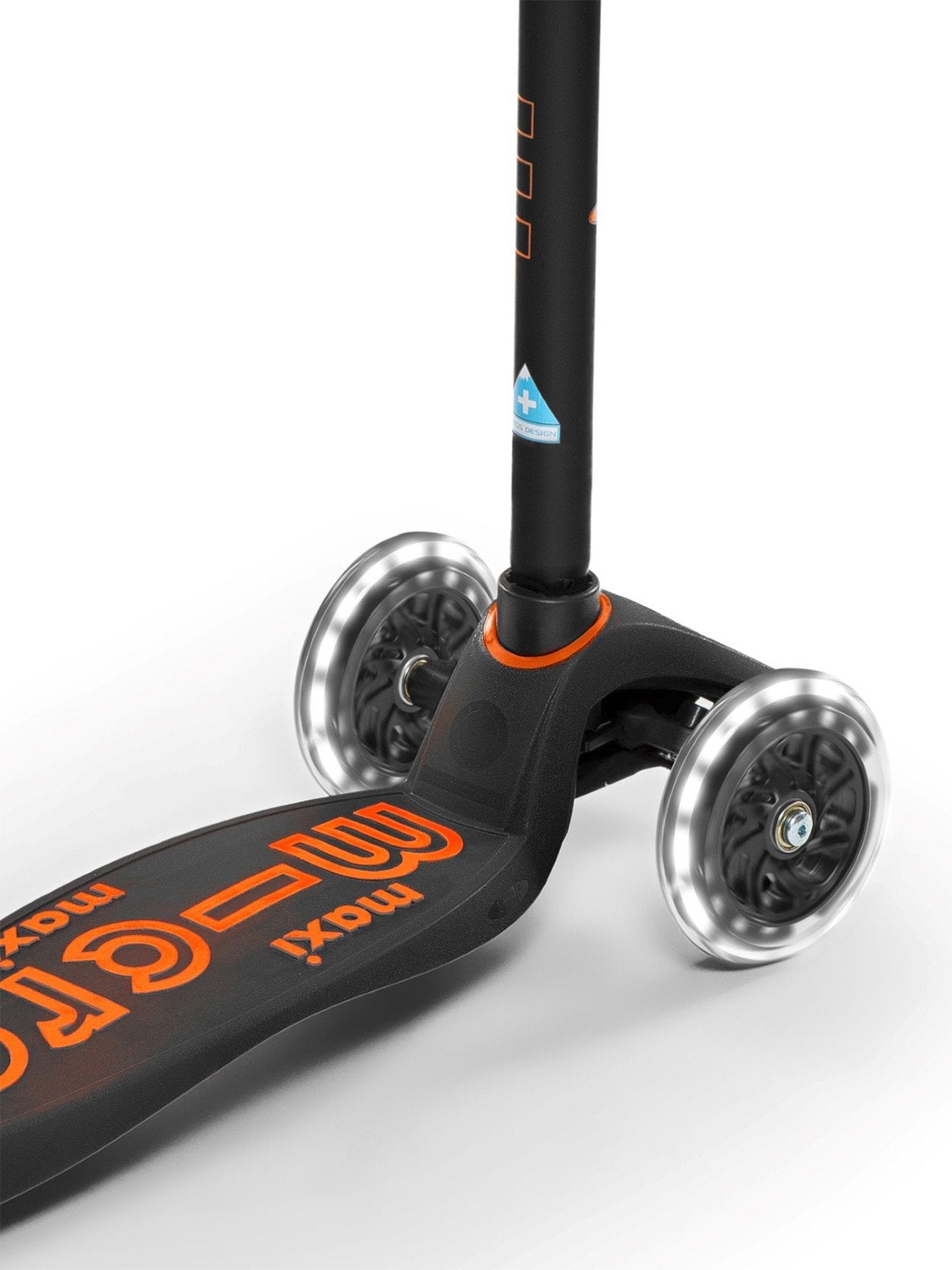 Maxi Micro Deluxe LED Scooter