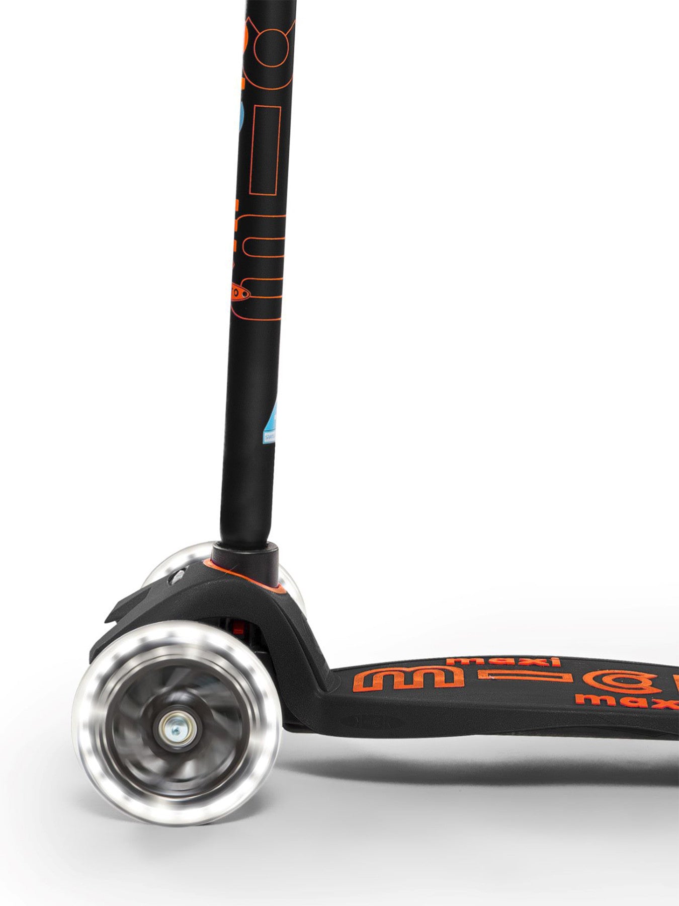 Maxi Micro Deluxe LED Scooter