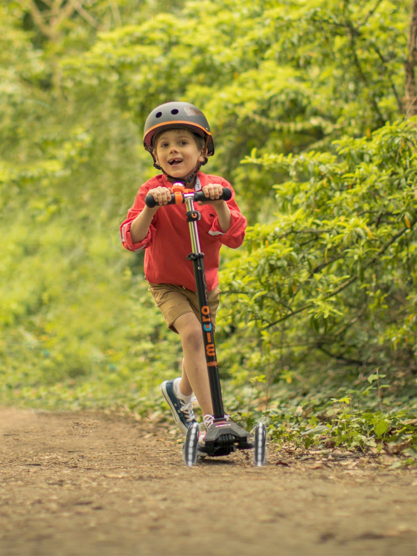 Maxi Micro Deluxe LED Scooter
