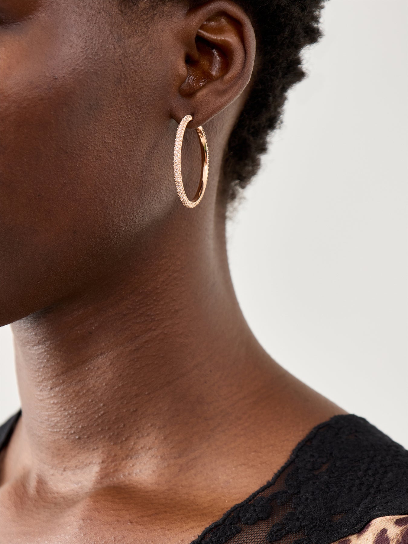 Stone Pe Hoop Earning Rose Gold