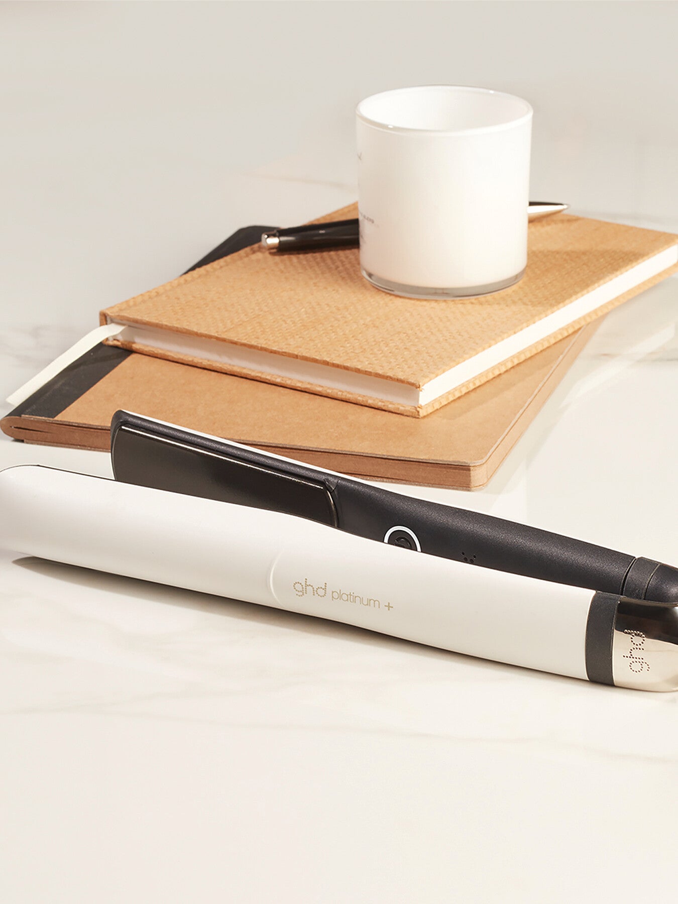 ghd Platinum - Hair Straightener white