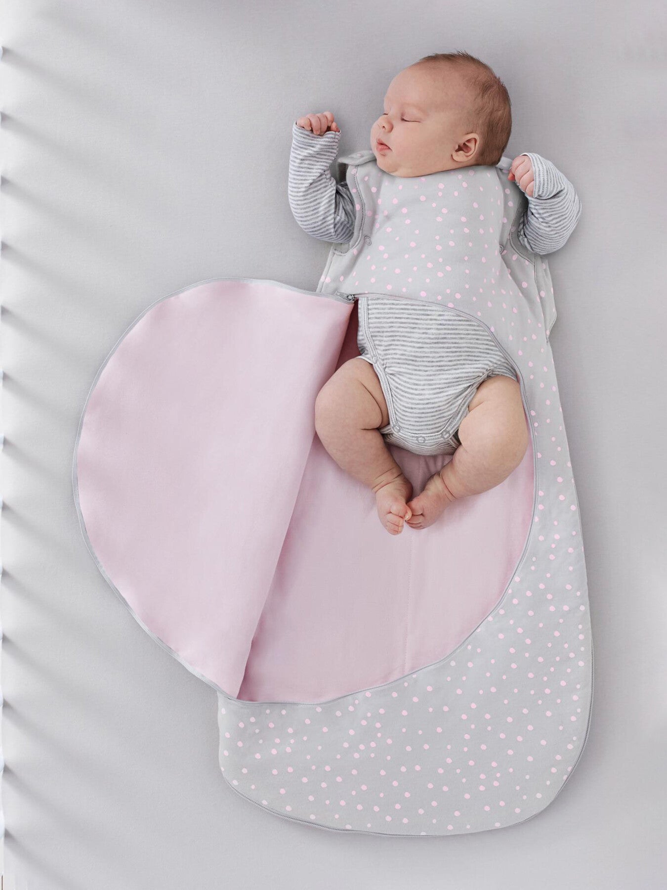 SnuzPouch Sleeping Bag 2 5 Tog 0-6M Rose Spots