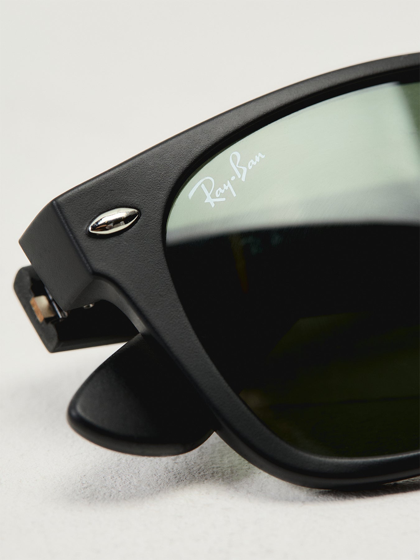 RB2132 New Wayfarer Classic Sunglasses