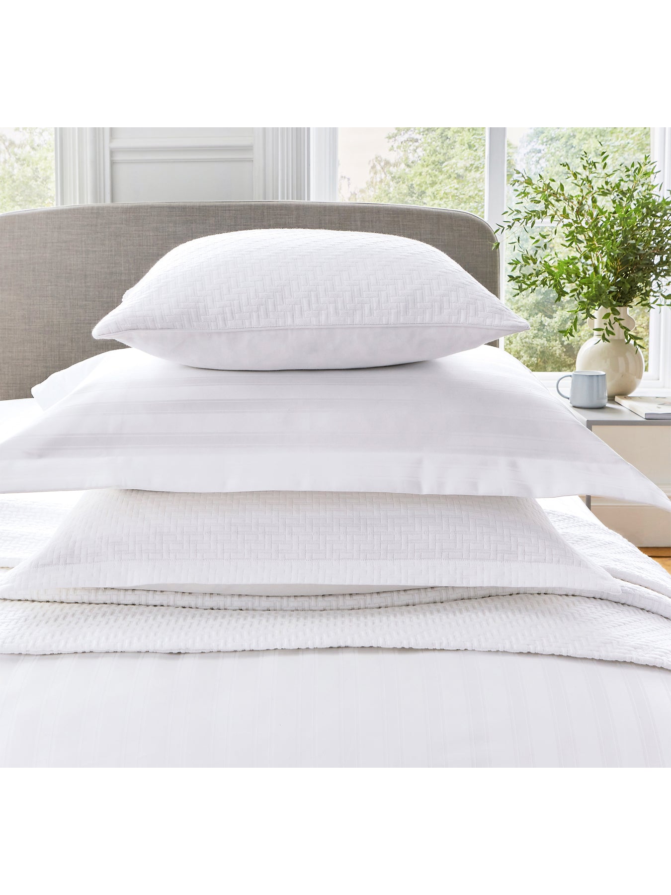 Adan White Double Duvet Cover