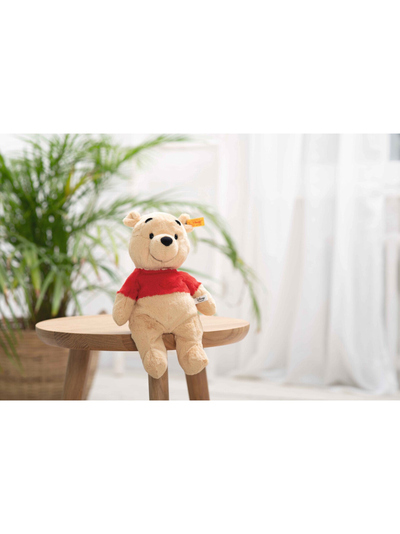Disney Soft Cuddly Friends Winnie the Pooh Soft Toy