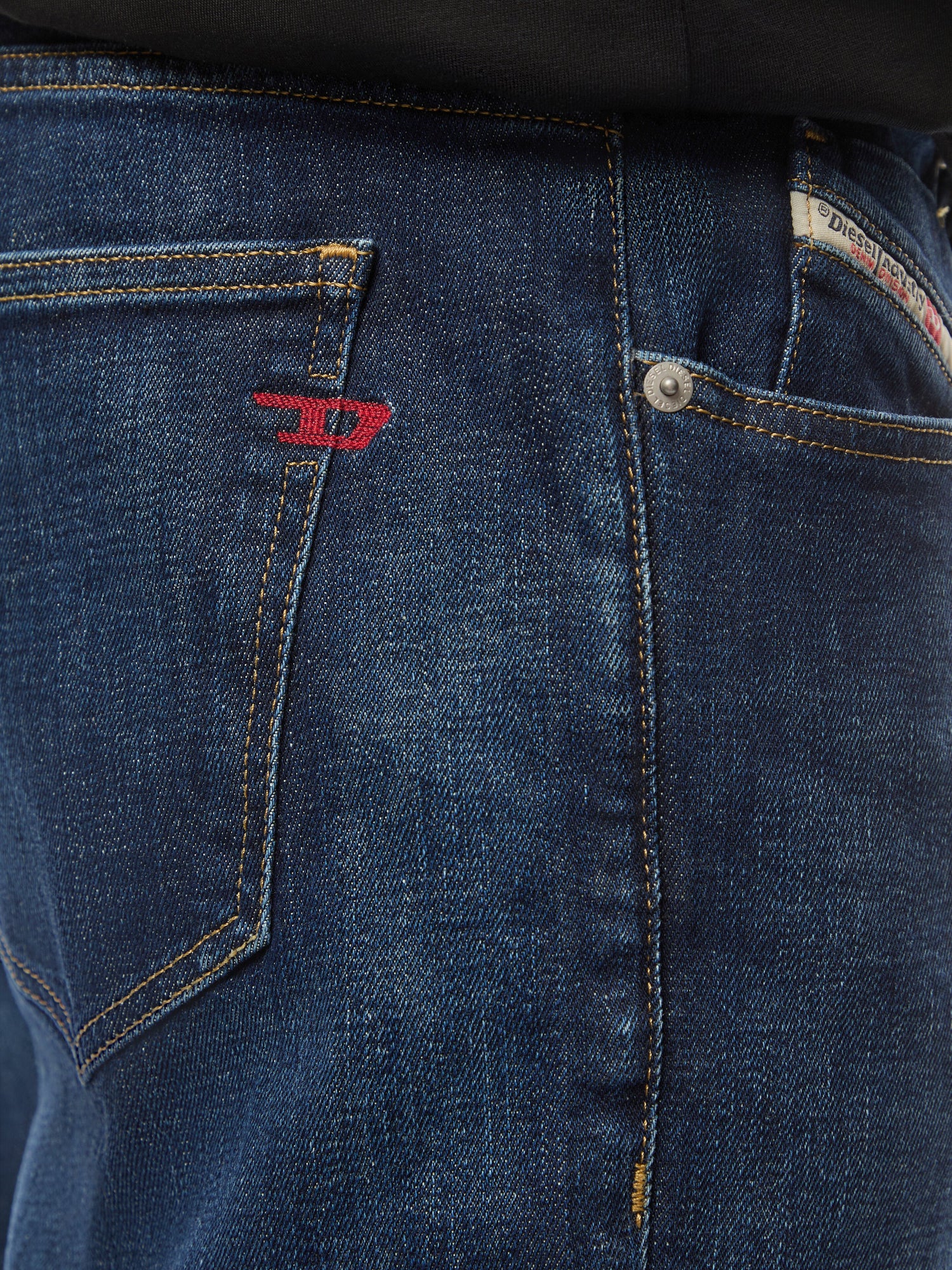 2019 D-Strukt Slim Fit Jeans