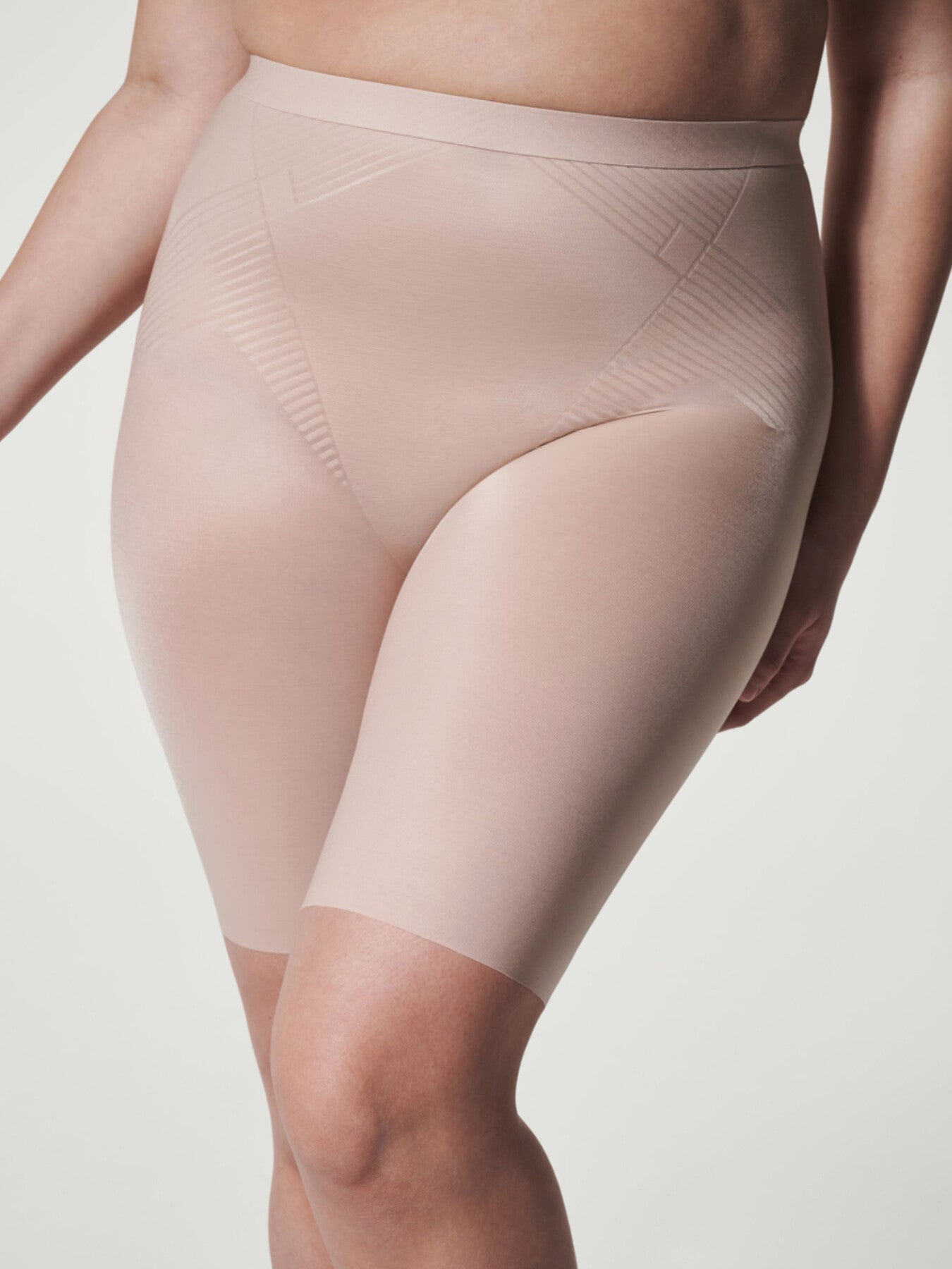 Thinstincts 2.0 Mid Thigh Short