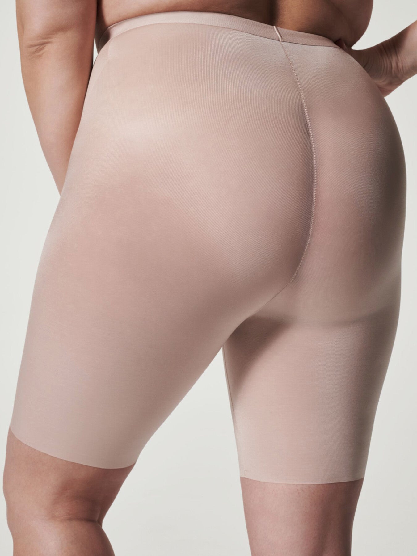 Thinstincts 2.0 Mid Thigh Short