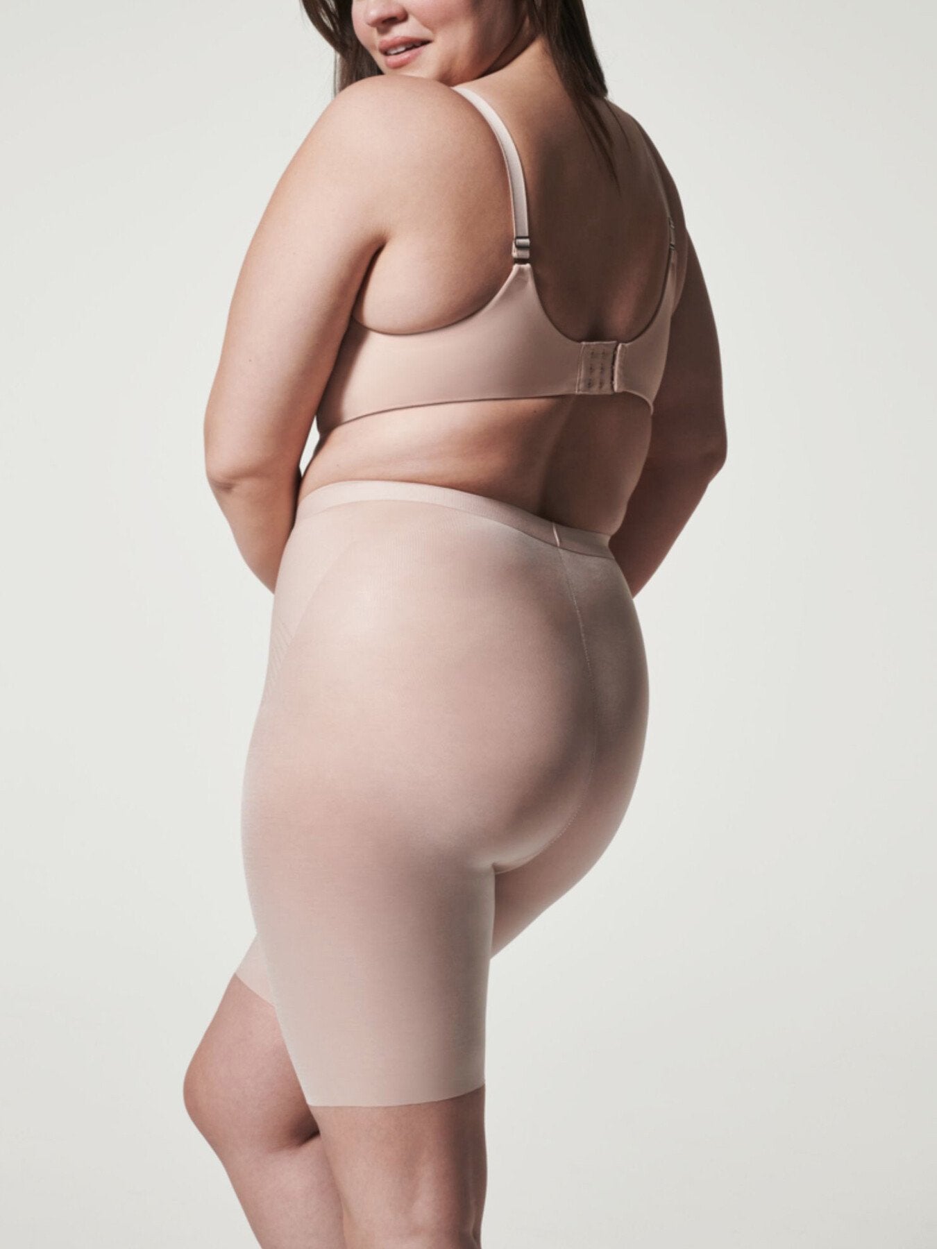 Thinstincts 2.0 Mid Thigh Short