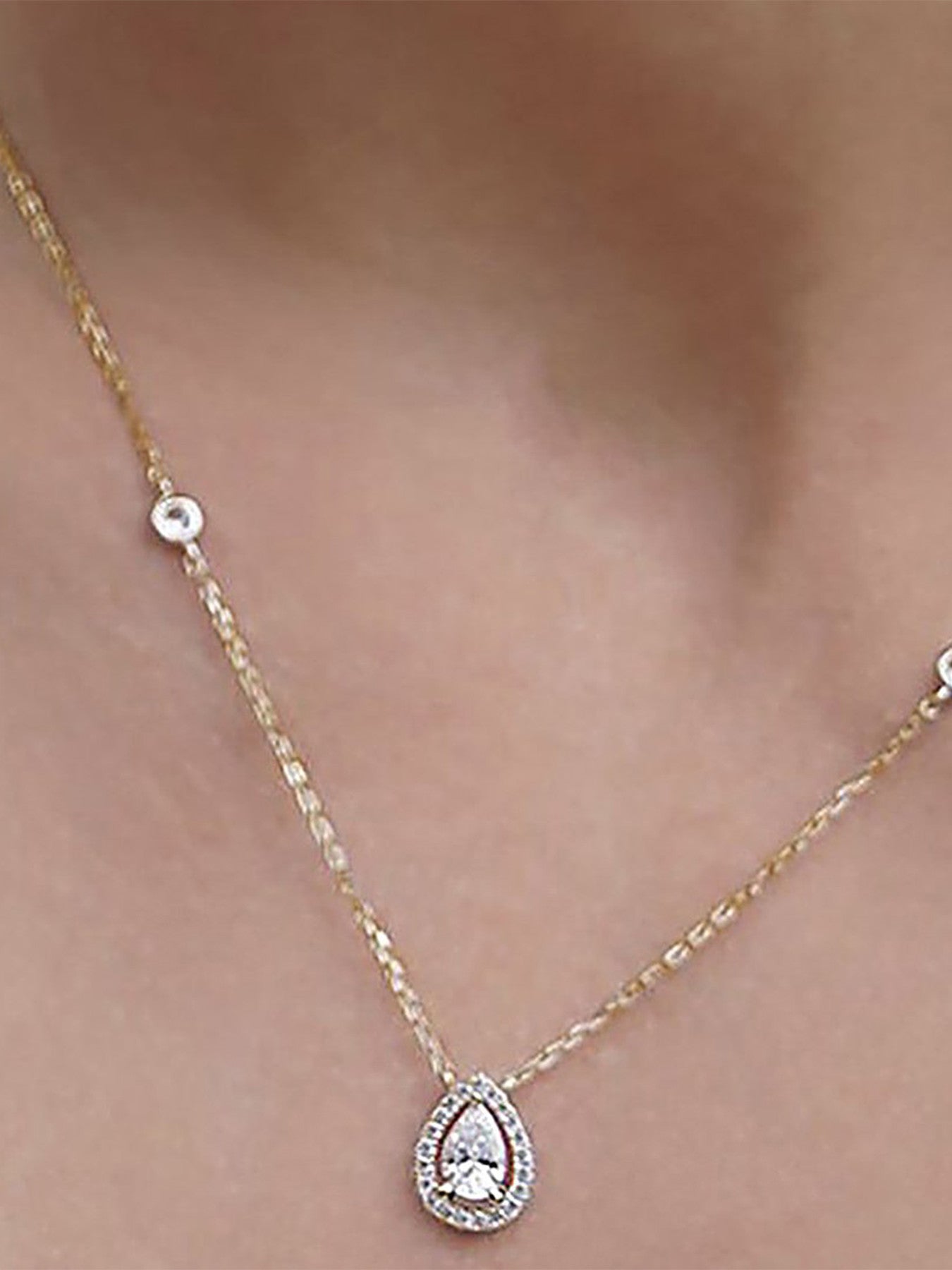 Emile Pear Borderset Studs