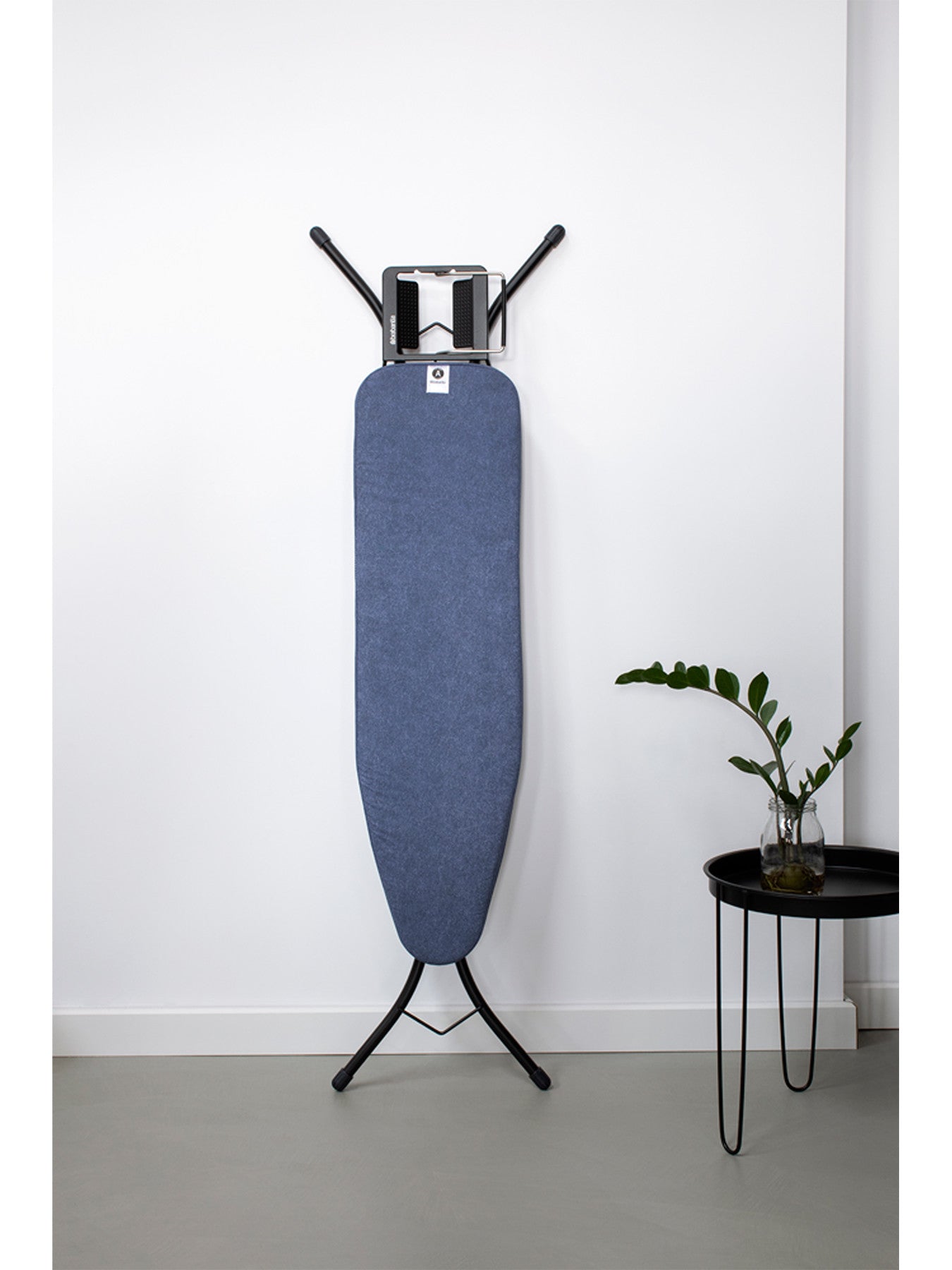 Ironing Board A with Steam Iron Rest 110 x 30cm