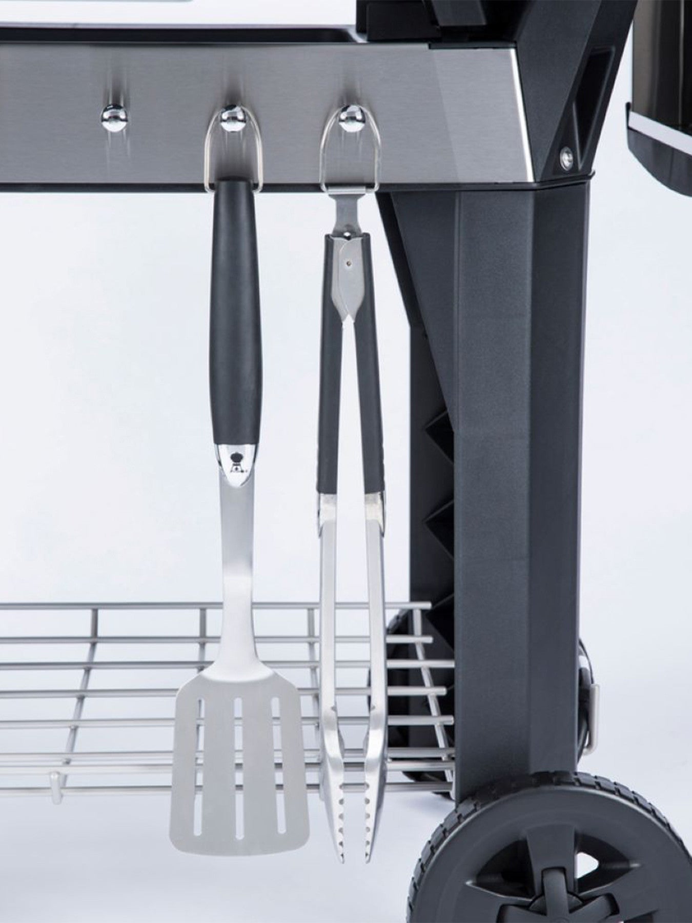 Pulse 2000 BBQ with Cart