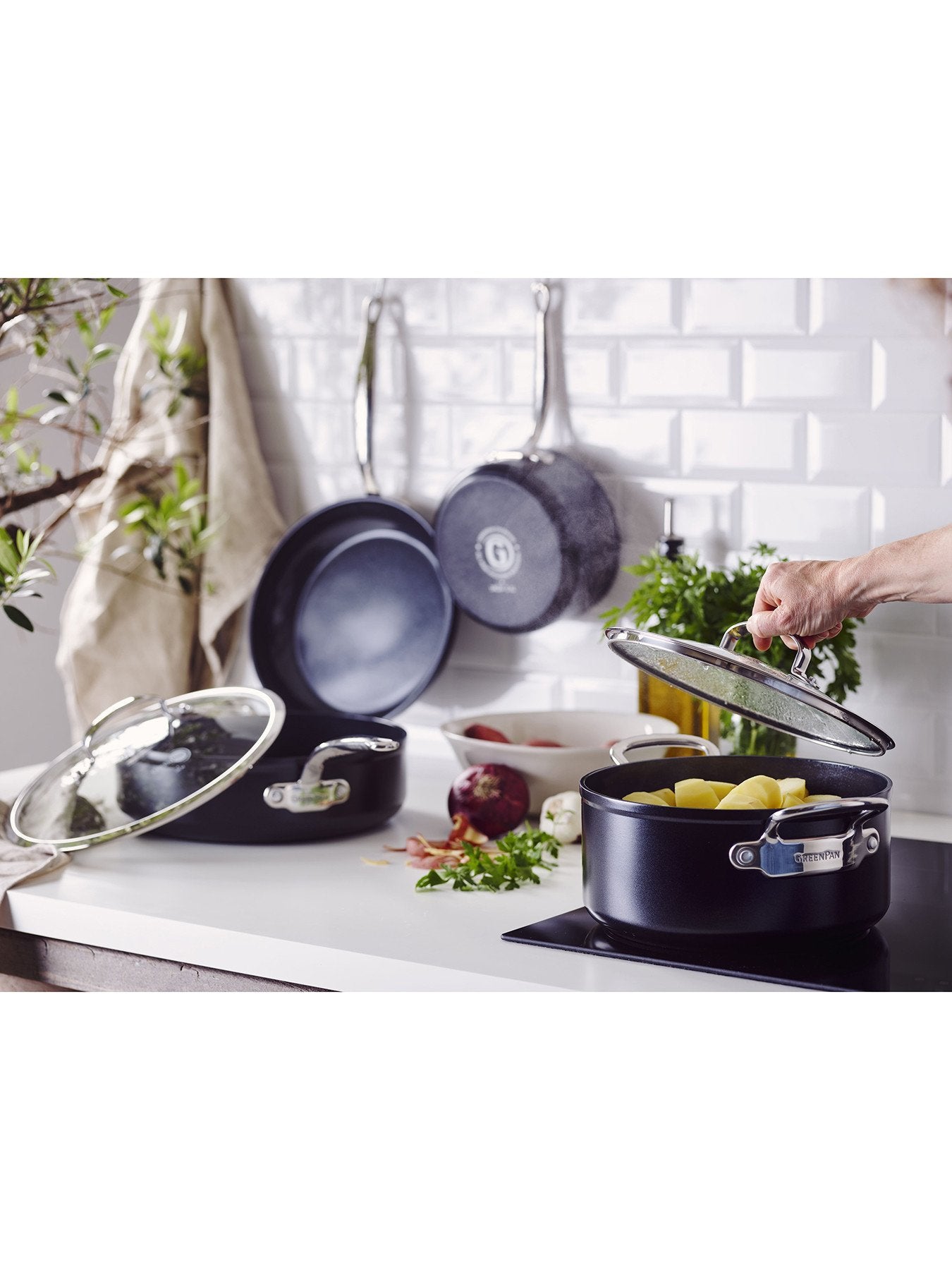 Barcelona Pro Heavy Guage Aluminium Casserole 20cm