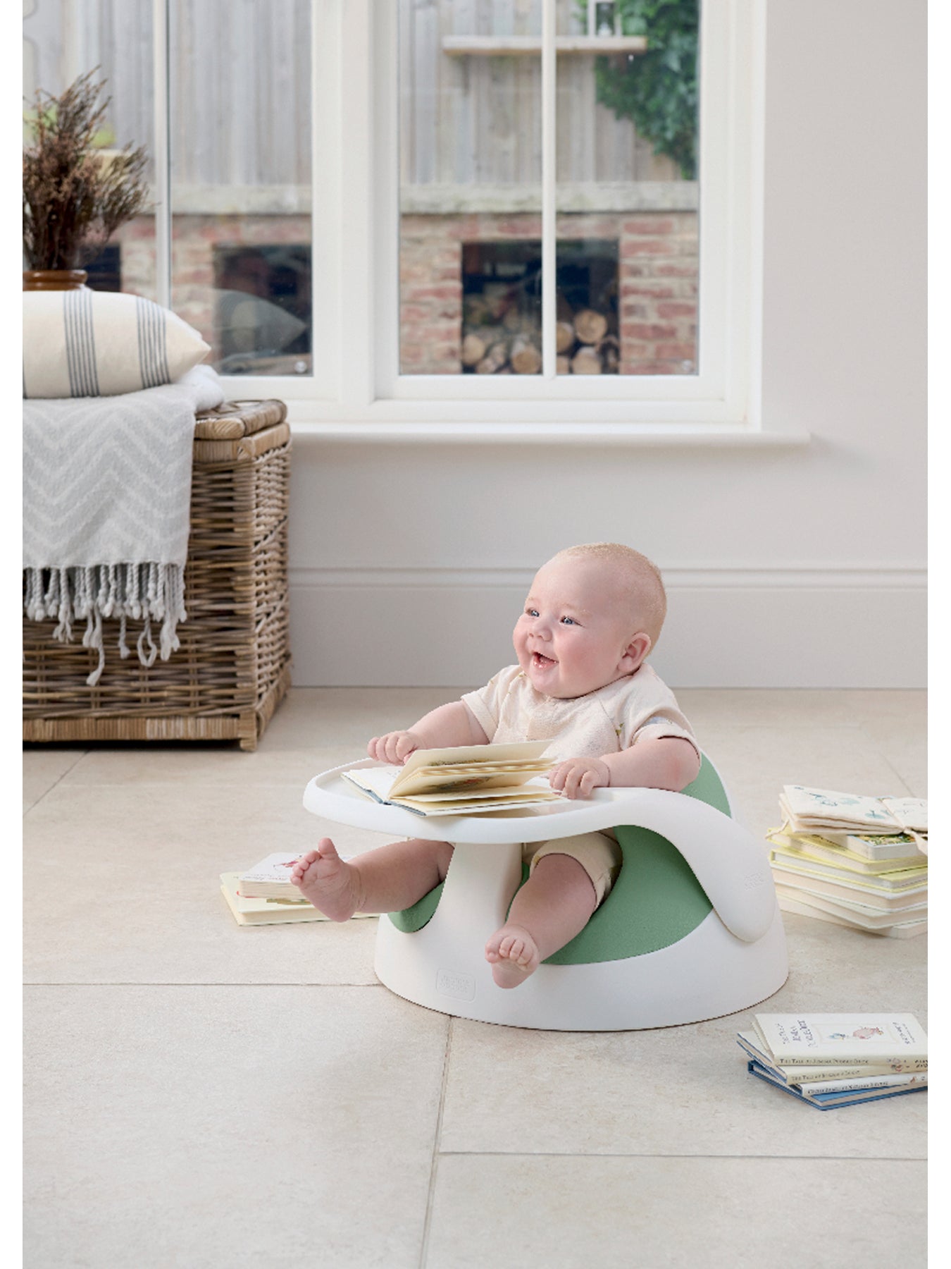 Snug Floor Seat with Activity Tray